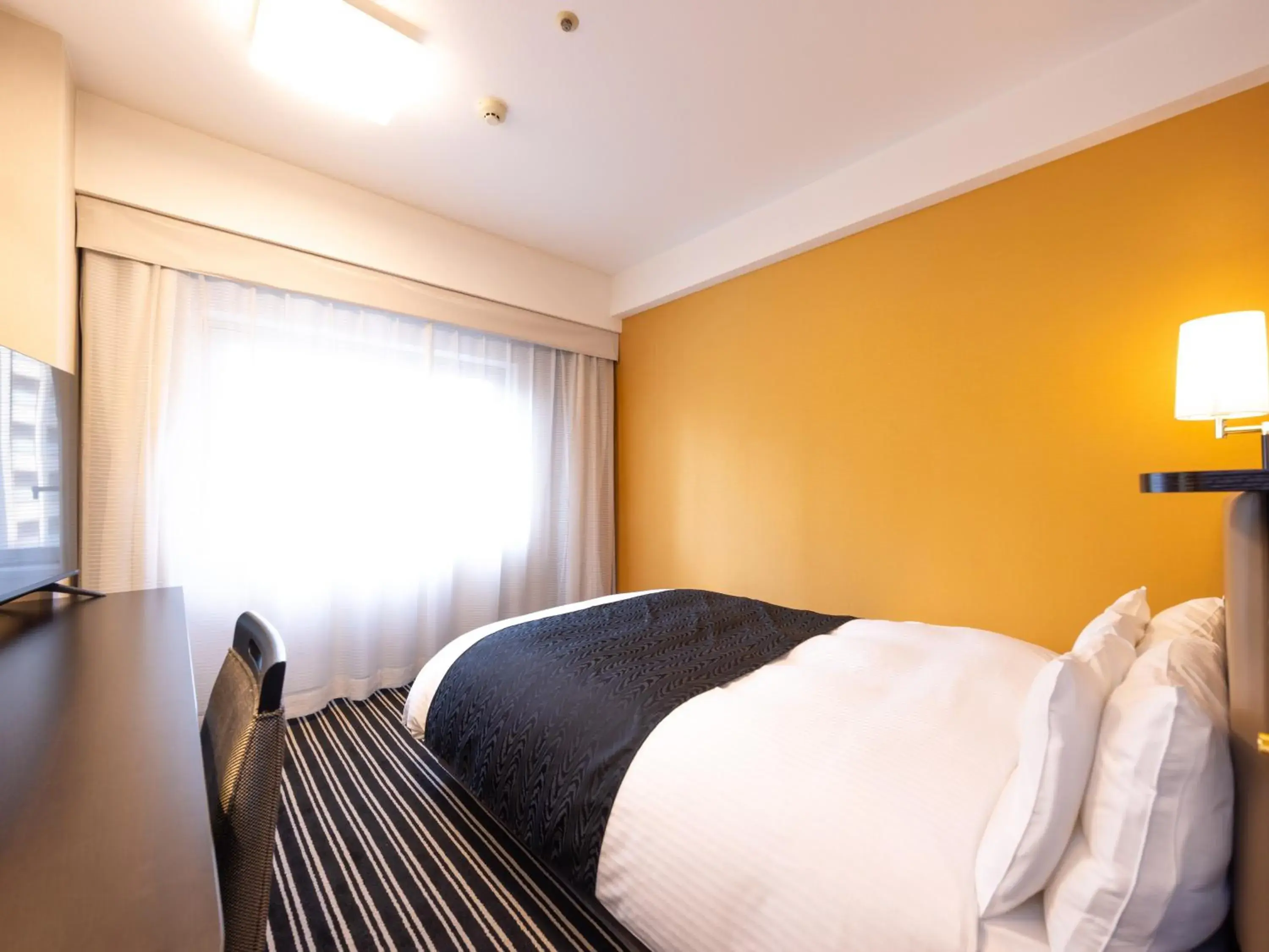 Double Room - single occupancy - Non-Smoking in APA Hotel Fukuoka Watanabedori Ekimae EXCELLENT Double Room - single occupancy - Non-Smoking in APA Hotel Fukuoka Watanabedori Ekimae EXCELLENT