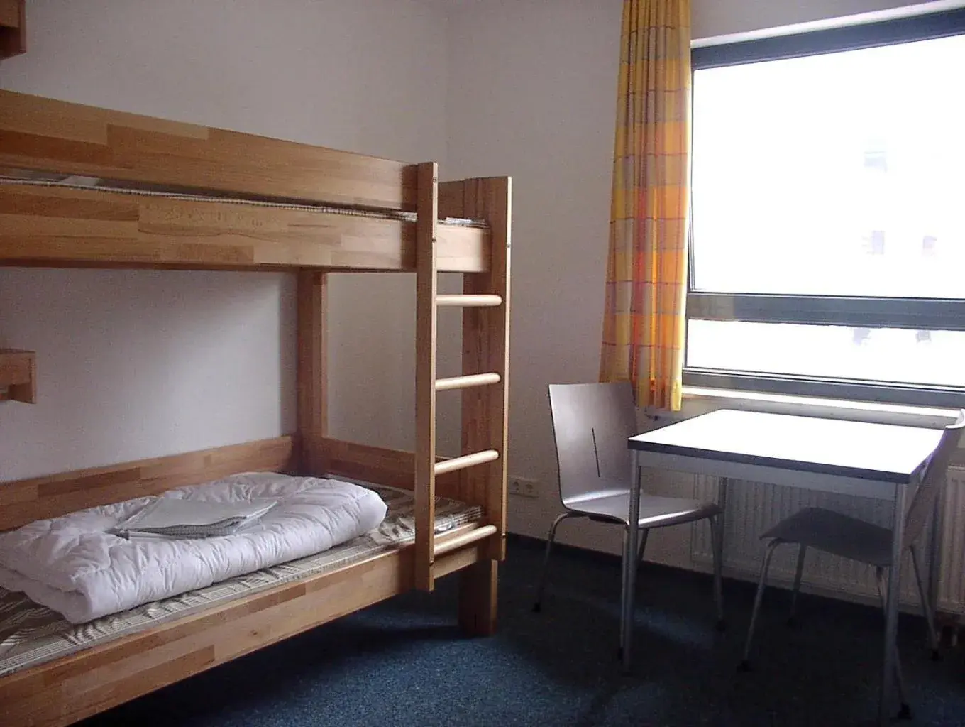 Single Bed in Dormitory Room - Male in Jugendherberge Köln-Deutz Single Bed in Dormitory Room - Male in Jugendherberge Köln-Deutz