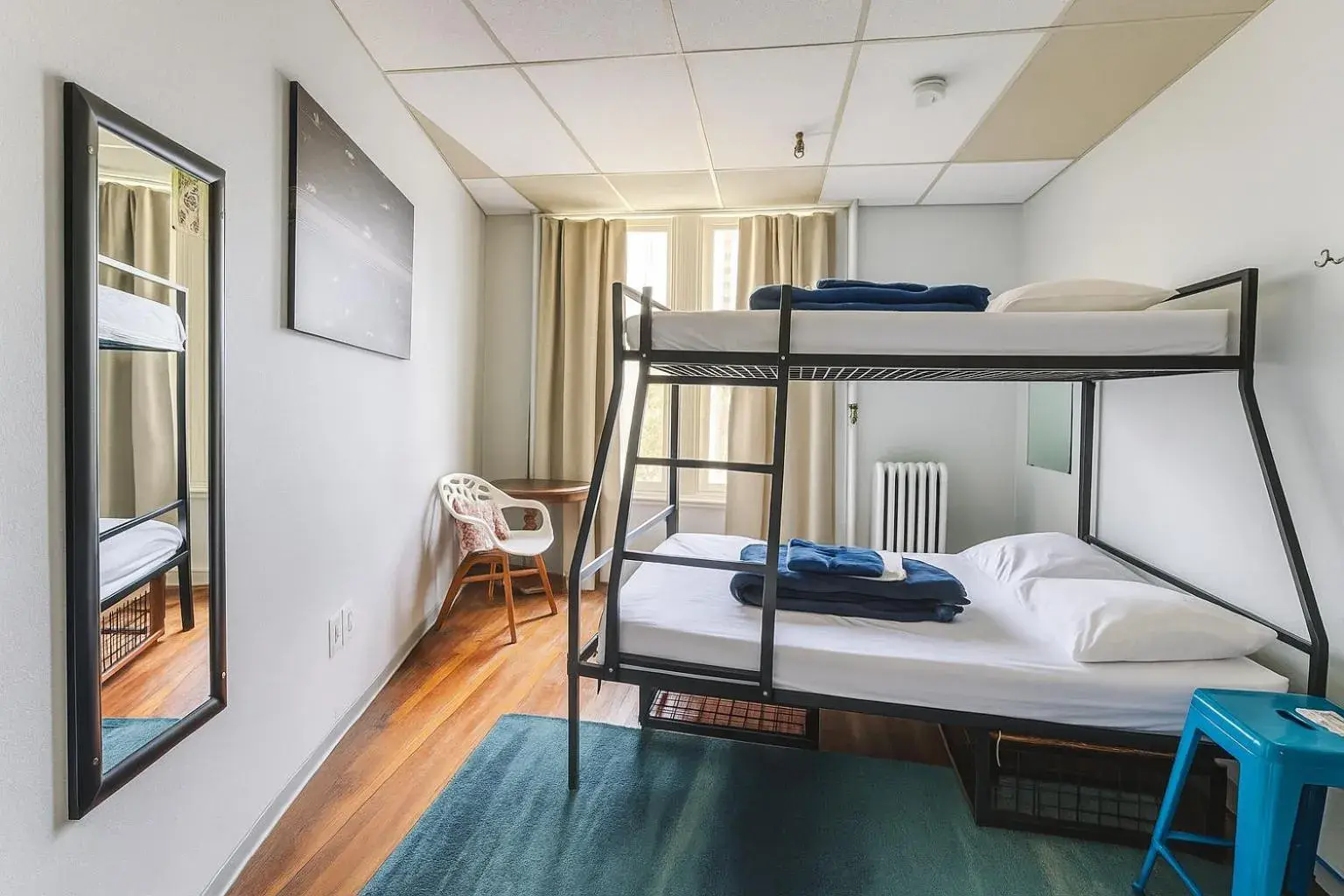 Private Room with Shared Bathroom in The Cambie Hostel Gastown Private Room with Shared Bathroom in The Cambie Hostel Gastown