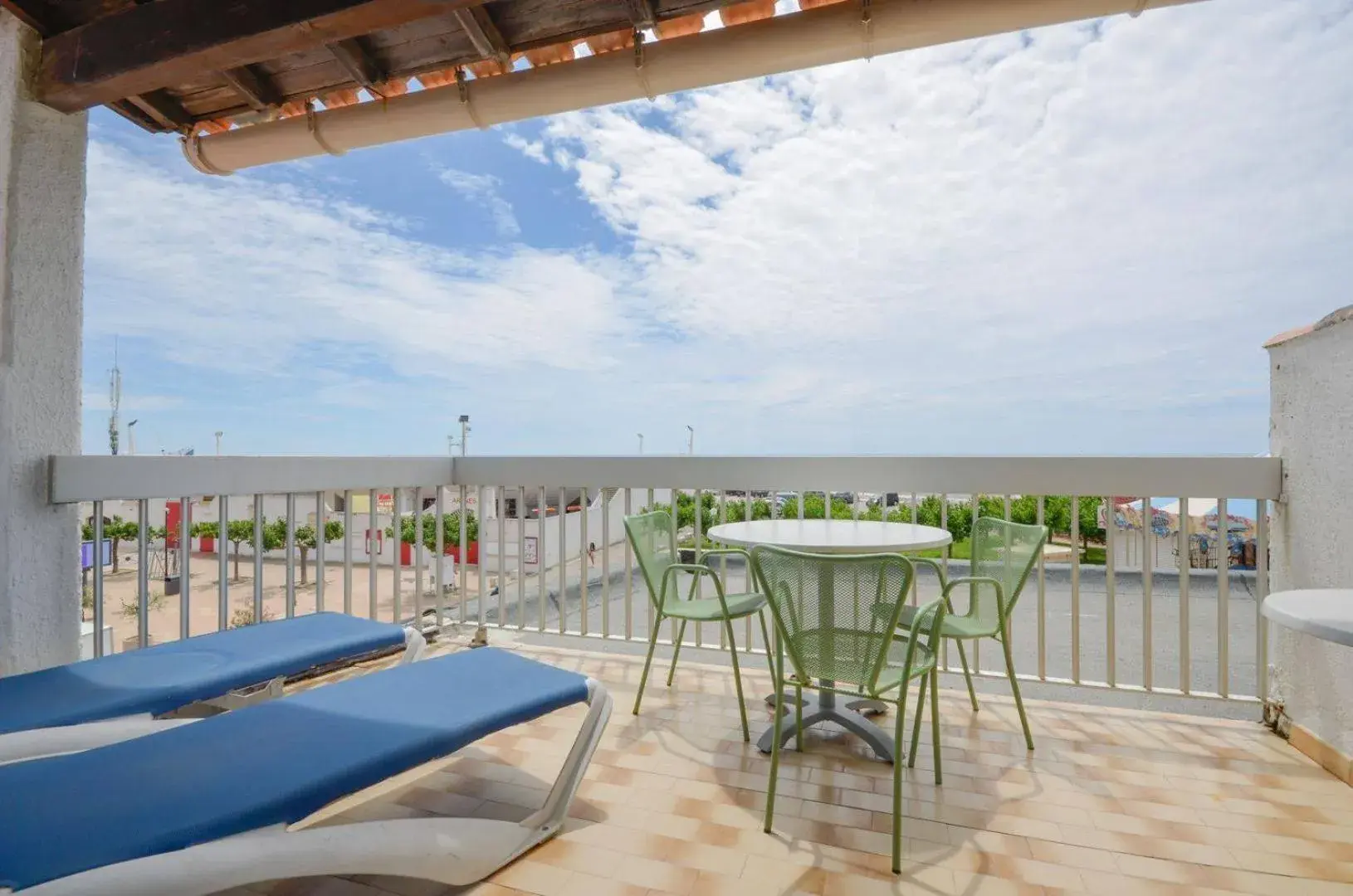 Double Room with Balcony and Sea View in Abrivado Double Room with Balcony and Sea View in Abrivado