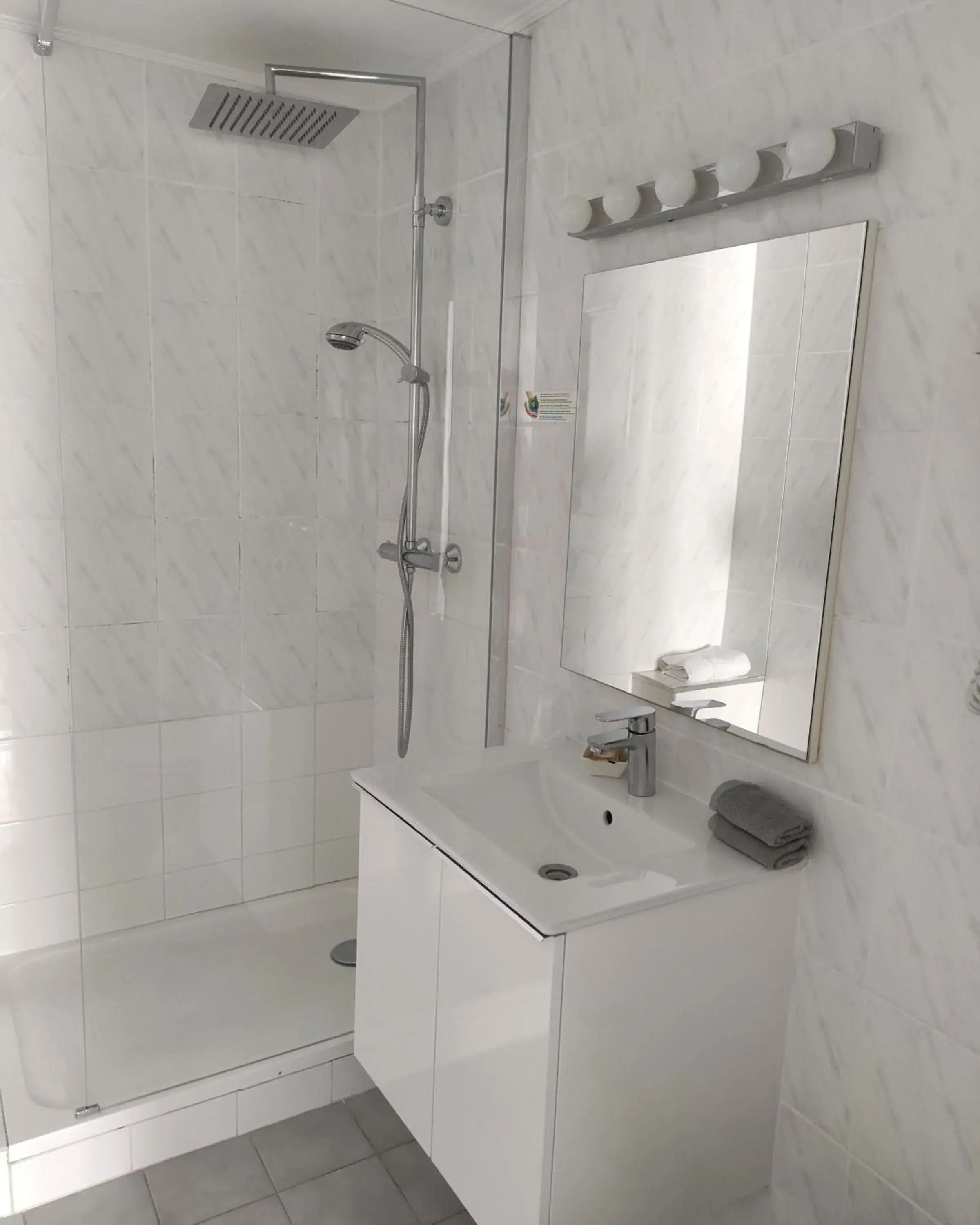 Economy Double Room in Abrivado Economy Double Room in Abrivado