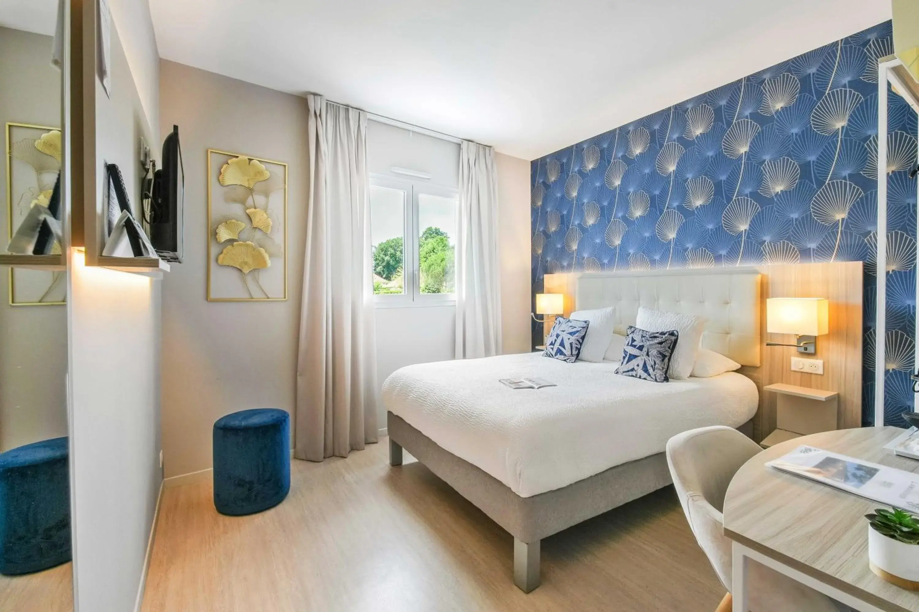 Superior Double Room in Logis Hôtel l'Amandier Superior Double Room in Logis Hôtel l'Amandier