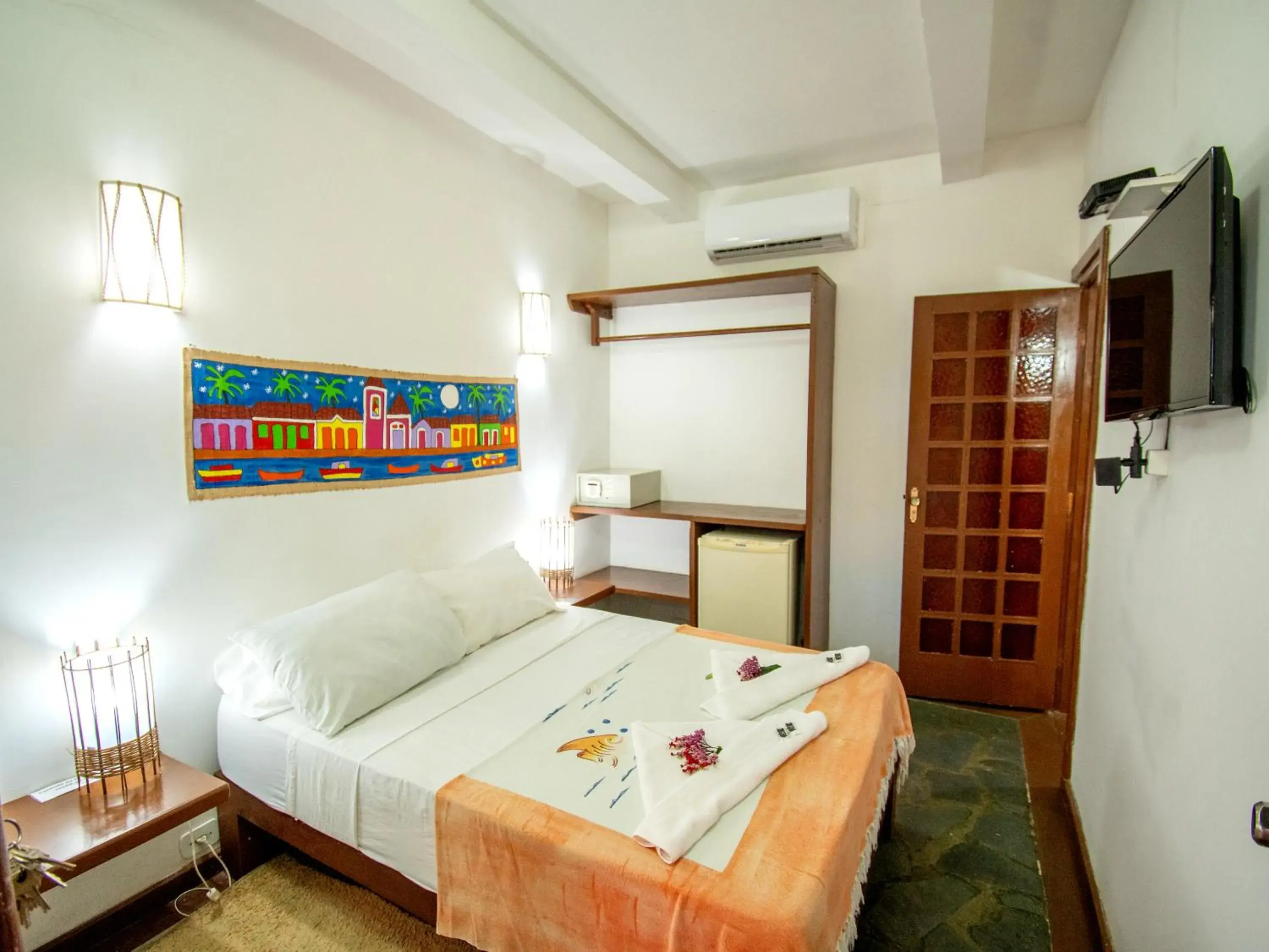 Budget Double Room without balcony(Child not included) in Pousada Arraial Candeia Budget Double Room without balcony(Child not included) in Pousada Arraial Candeia