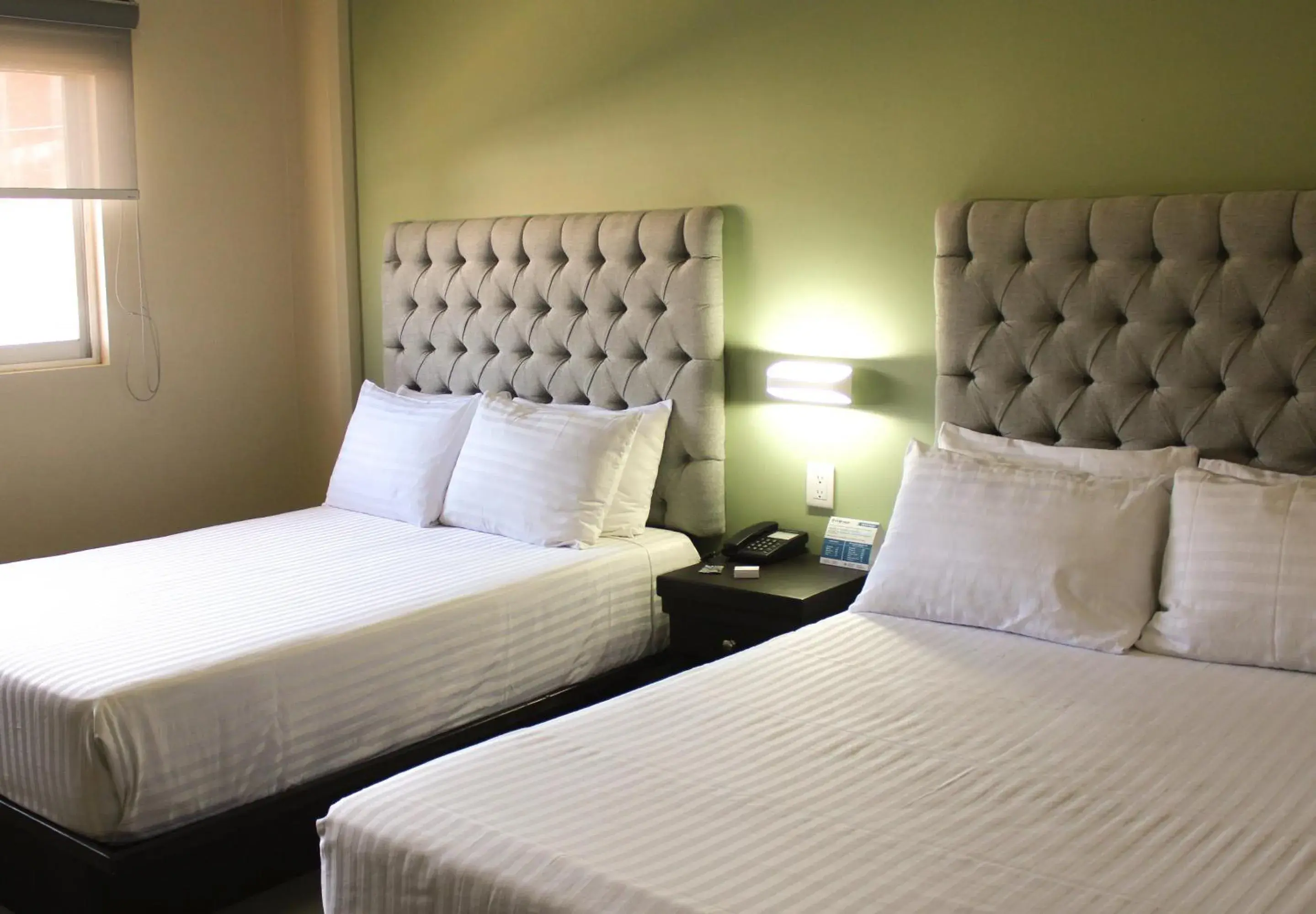 Twin Room in Hotel Mirage Twin Room in Hotel Mirage