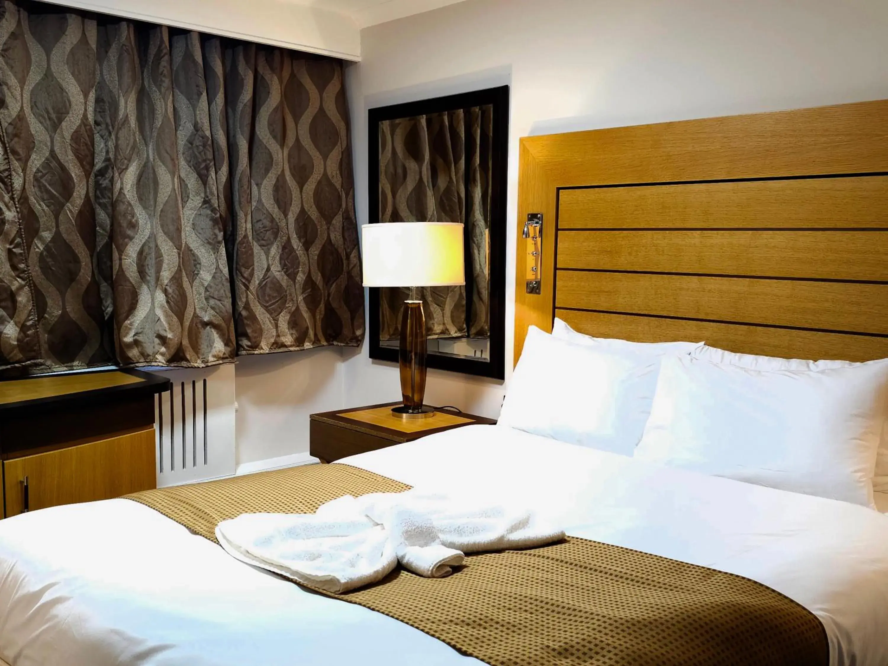 Executive Suite in Crown Hotel Stone Executive Suite in Crown Hotel Stone