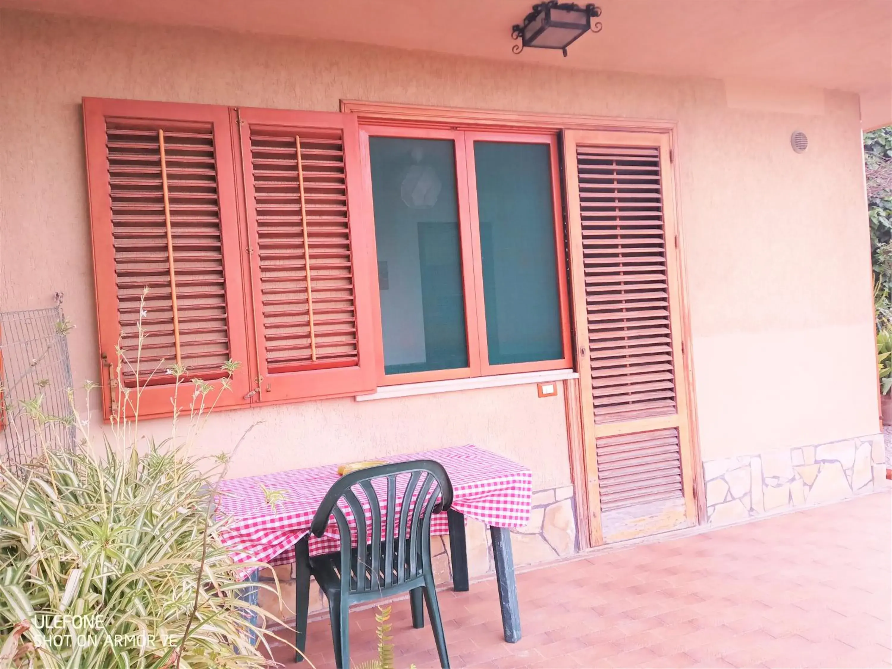 Twin Room with Shared Bathroom in Stanza in Villa con giardino vista mare Twin Room with Shared Bathroom in Stanza in Villa con giardino vista mare