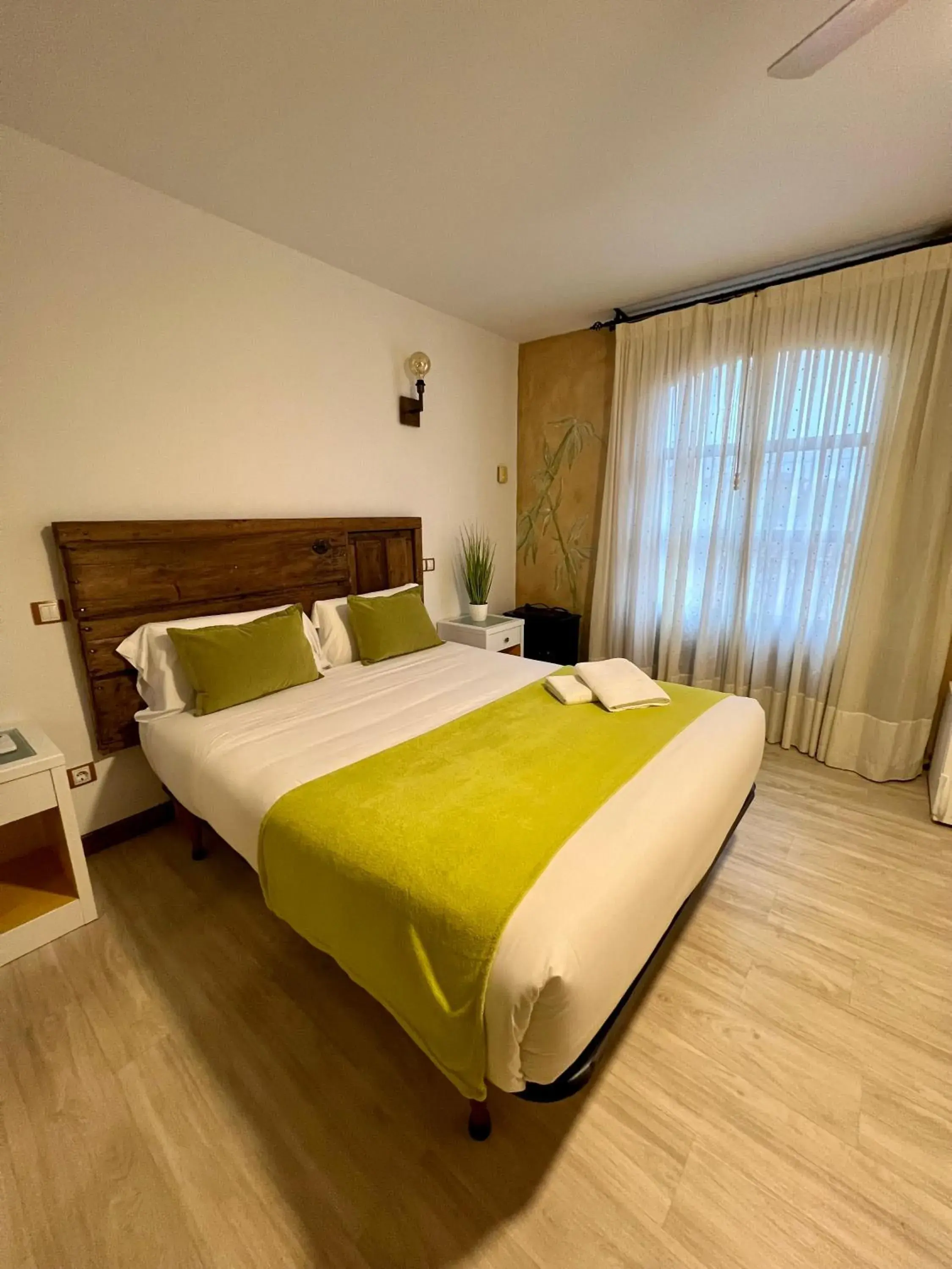 Double Room with Hydromassage Bath and Balcony in Posada la Leyenda Double Room with Hydromassage Bath and Balcony in Posada la Leyenda