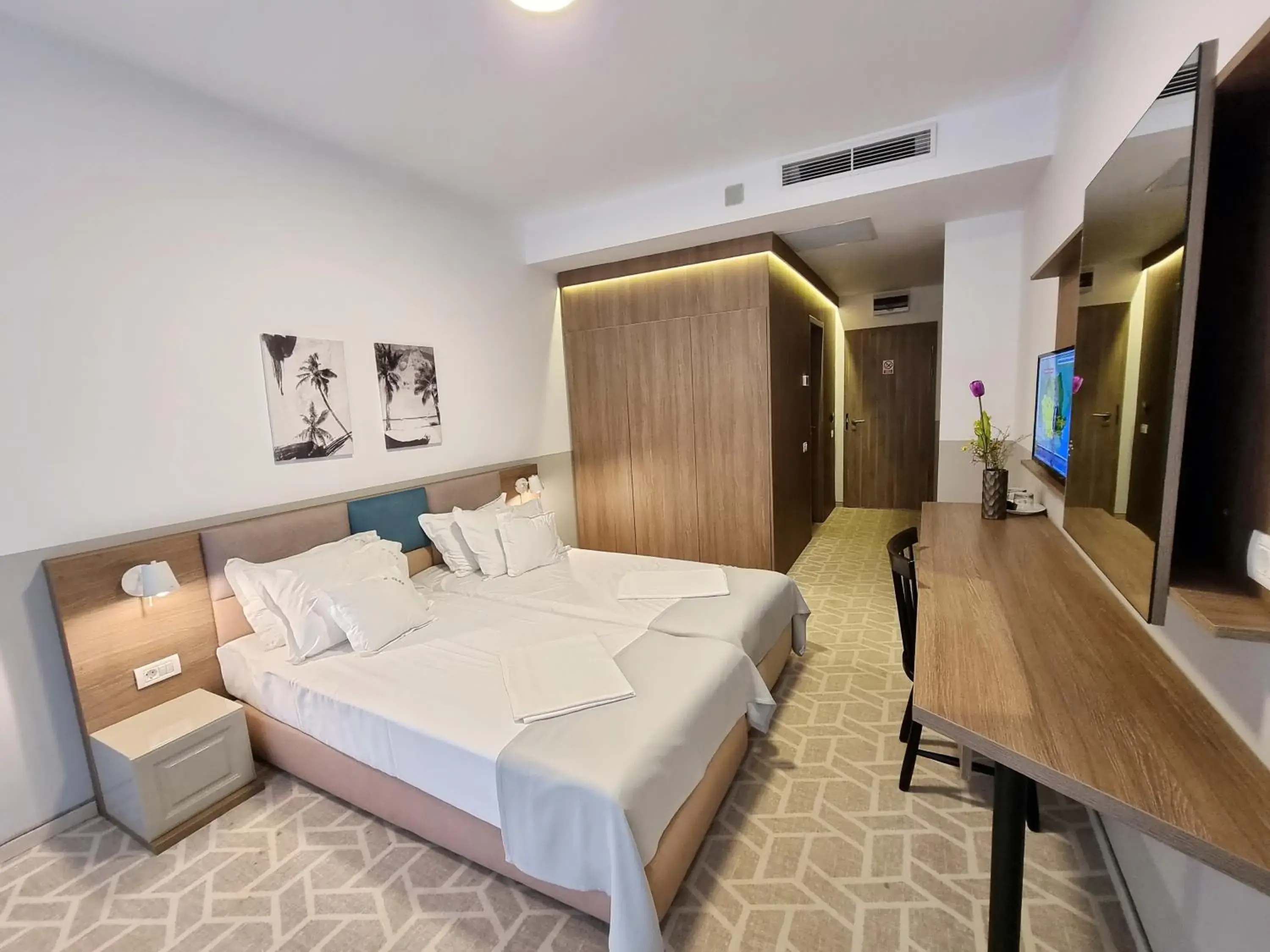 Twin Room with Balcony in Hotel Clas Mamaia Nord Twin Room with Balcony in Hotel Clas Mamaia Nord