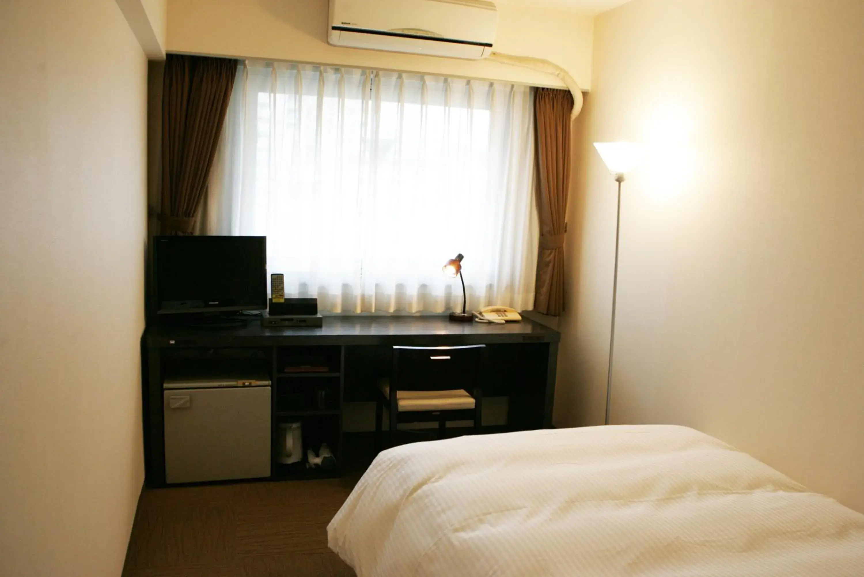 Double Room with Small Double Bed - Non-Smoking in Green Rich Hotel Nishitetsu Ohashi Ekimae Double Room with Small Double Bed - Non-Smoking in Green Rich Hotel Nishitetsu Ohashi Ekimae