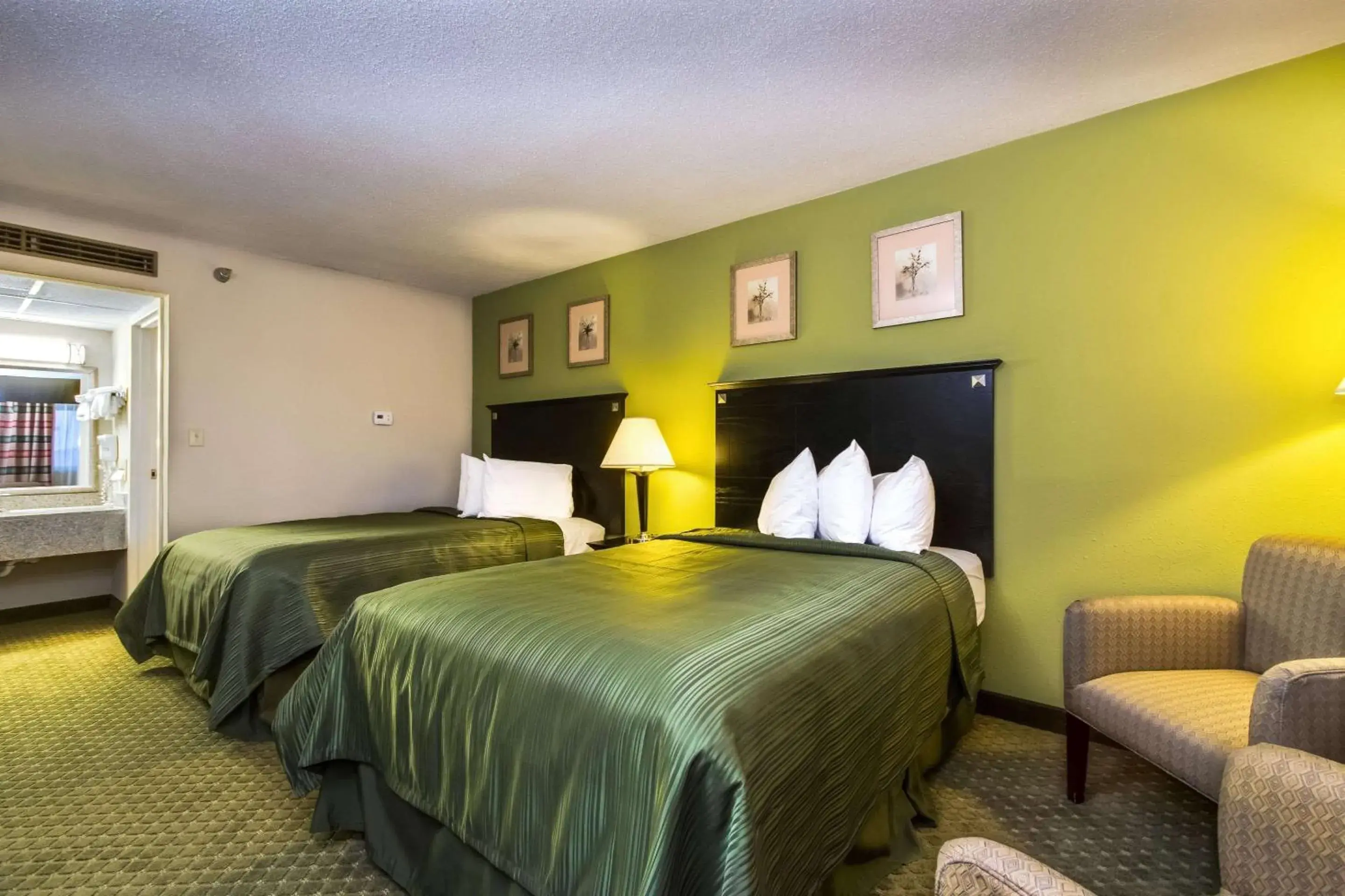 Double Room with Two Double Beds in Quality Inn & Suites Moline - Quad Cities Double Room with Two Double Beds in Quality Inn & Suites Moline - Quad Cities