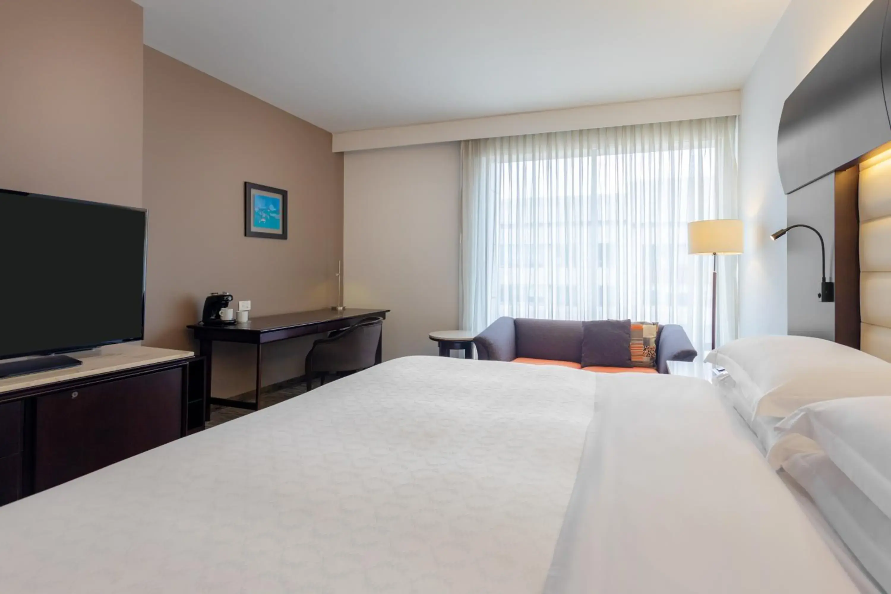 Classic King Room, Guest room, 1 King in Sheraton Bogotá Hotel Classic King Room, Guest room, 1 King in Sheraton Bogotá Hotel