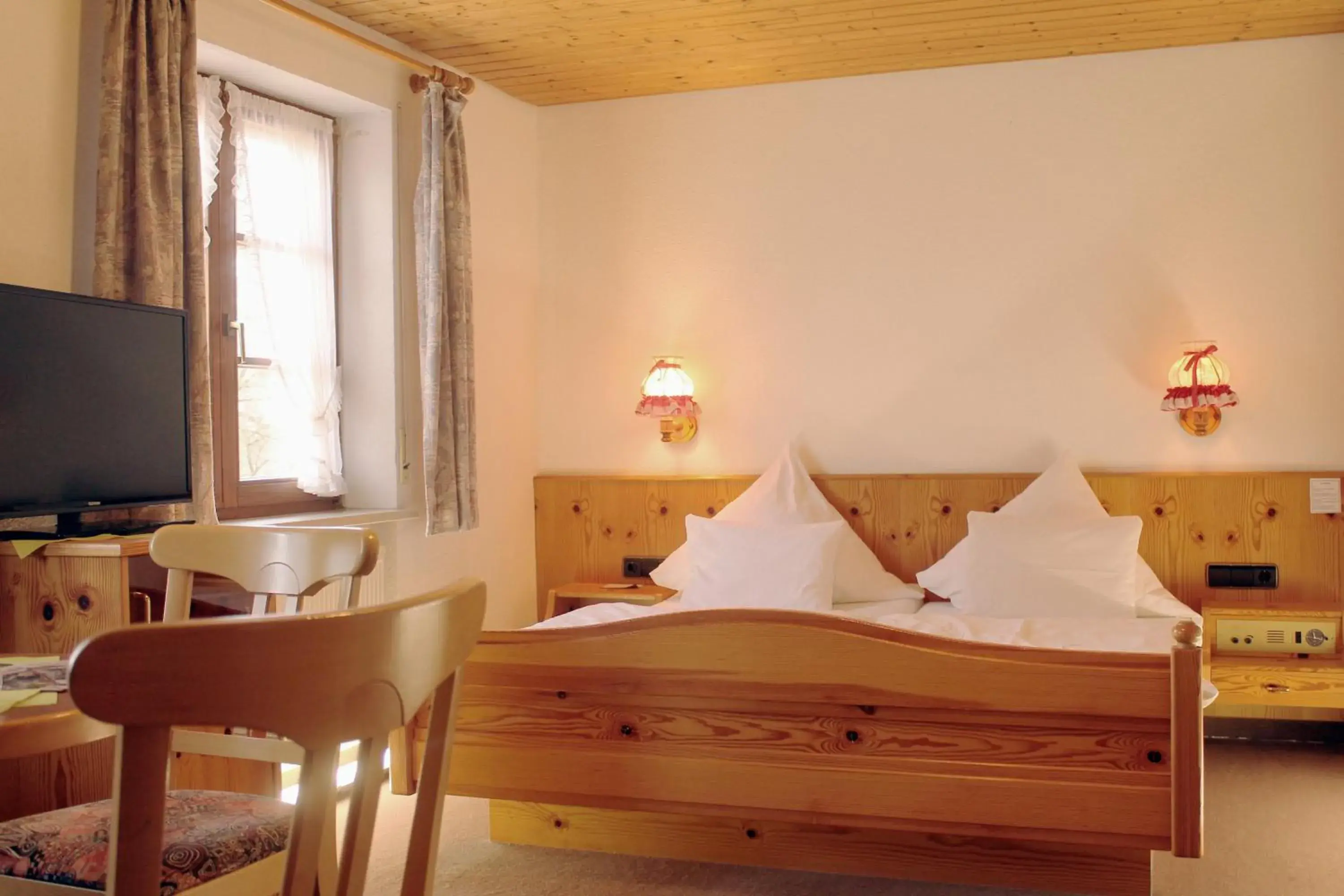 Double Room in Erlebnisgastronomie Lochmuhle Double Room in Erlebnisgastronomie Lochmuhle