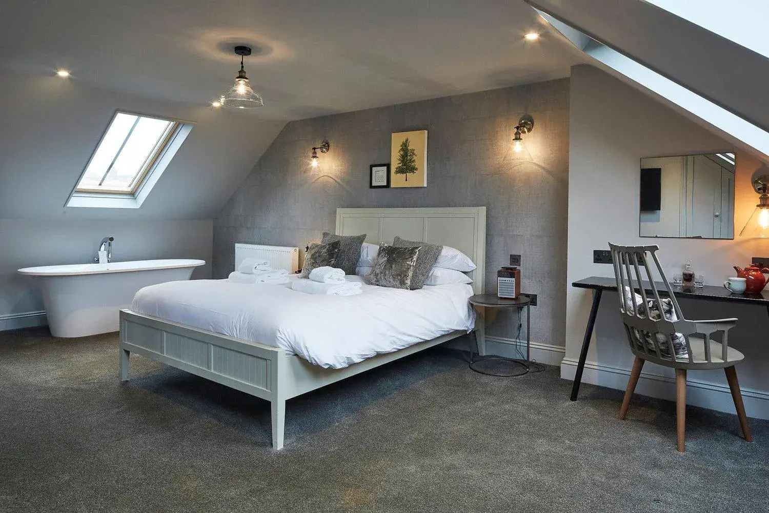 Superior King Room in The Lifeboat Inn Superior King Room in The Lifeboat Inn