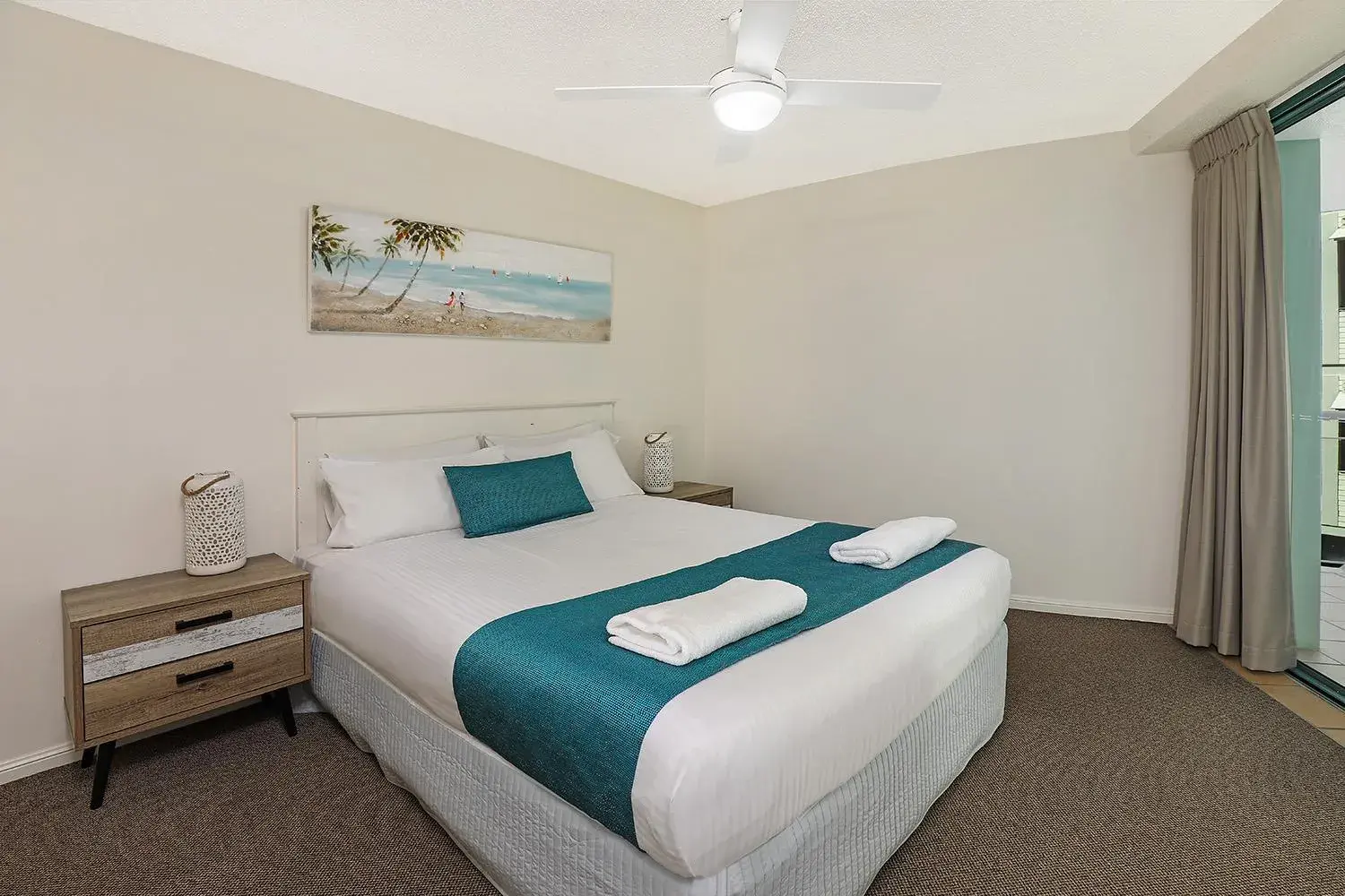 Two-Bedroom Apartment in Grand Palais Boolarong Beachside Apartments Two-Bedroom Apartment in Grand Palais Boolarong Beachside Apartments