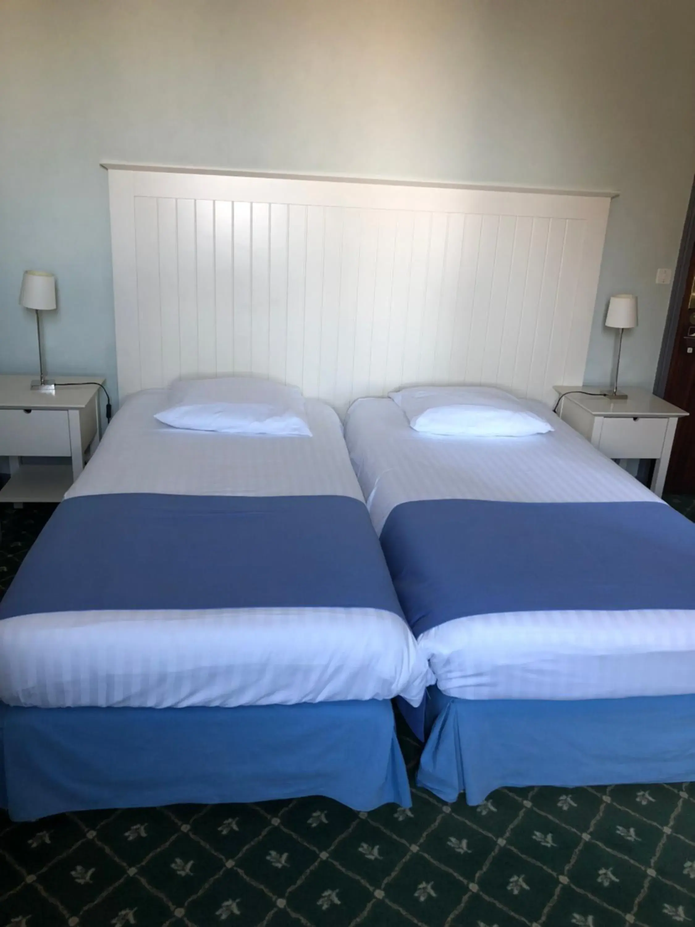 Deluxe Triple Room in Logis - Hôtel du Nord et Restaurant La Table d'Elisa Deluxe Triple Room in Logis - Hôtel du Nord et Restaurant La Table d'Elisa