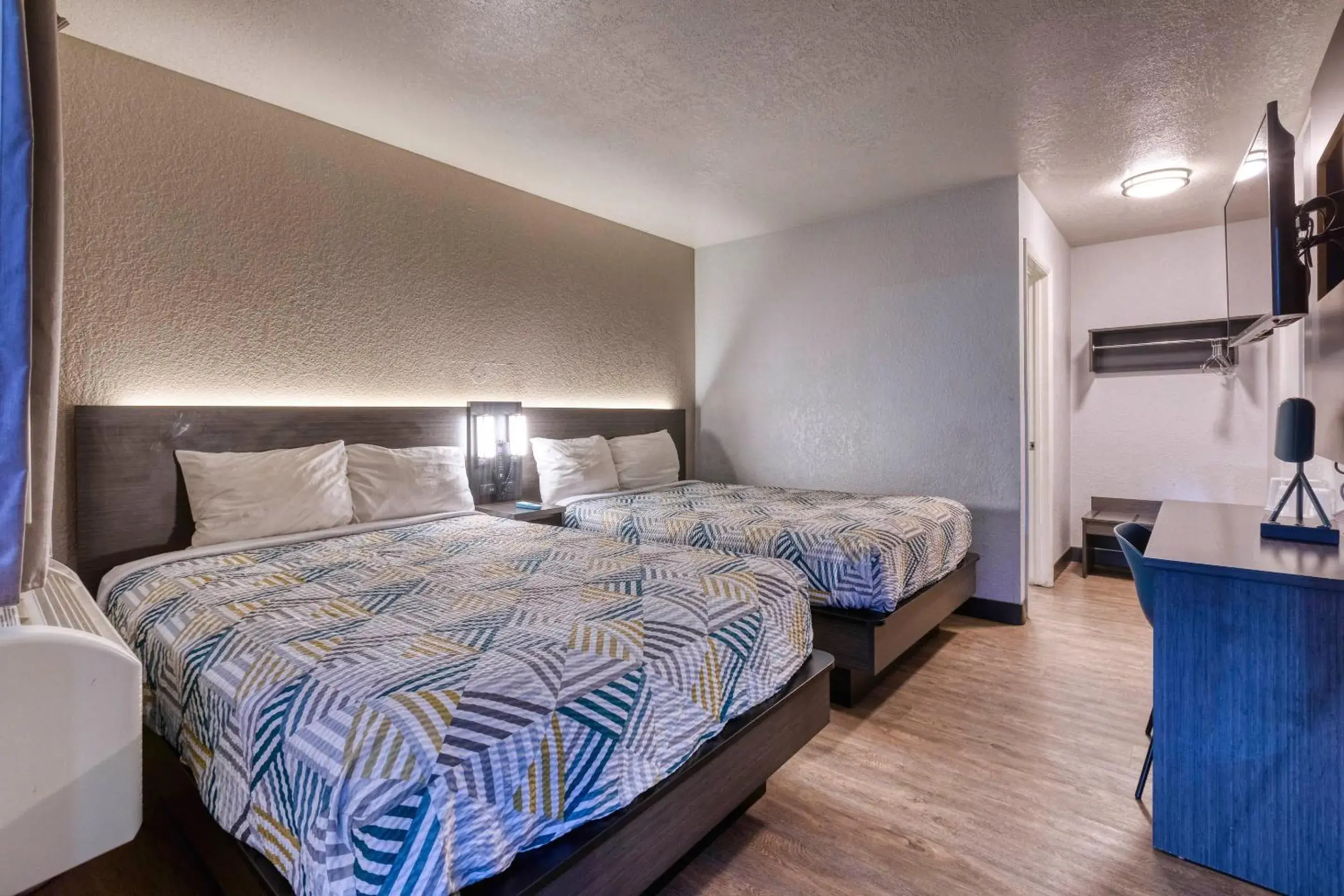 Quadruple Room - single occupancy - Smoking in Motel 6-Nogales, AZ - Mariposa Road Quadruple Room - single occupancy - Smoking in Motel 6-Nogales, AZ - Mariposa Road