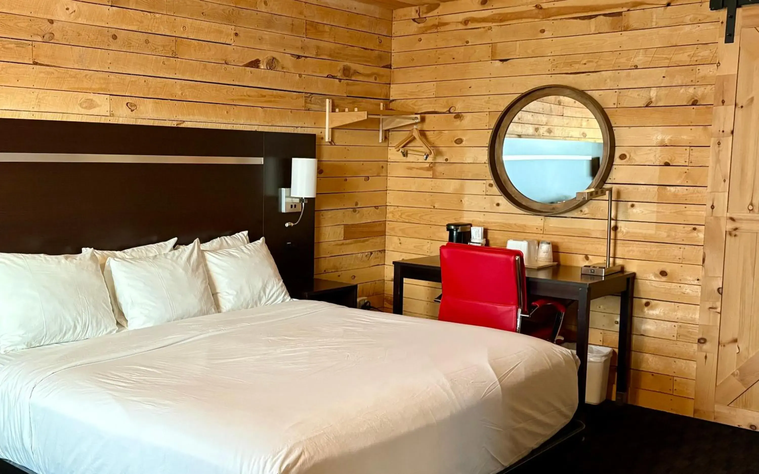 Rustic 1 King Bed Accessible Non-Smoking in Americas Best Value Inn Wall Rustic 1 King Bed Accessible Non-Smoking in Americas Best Value Inn Wall