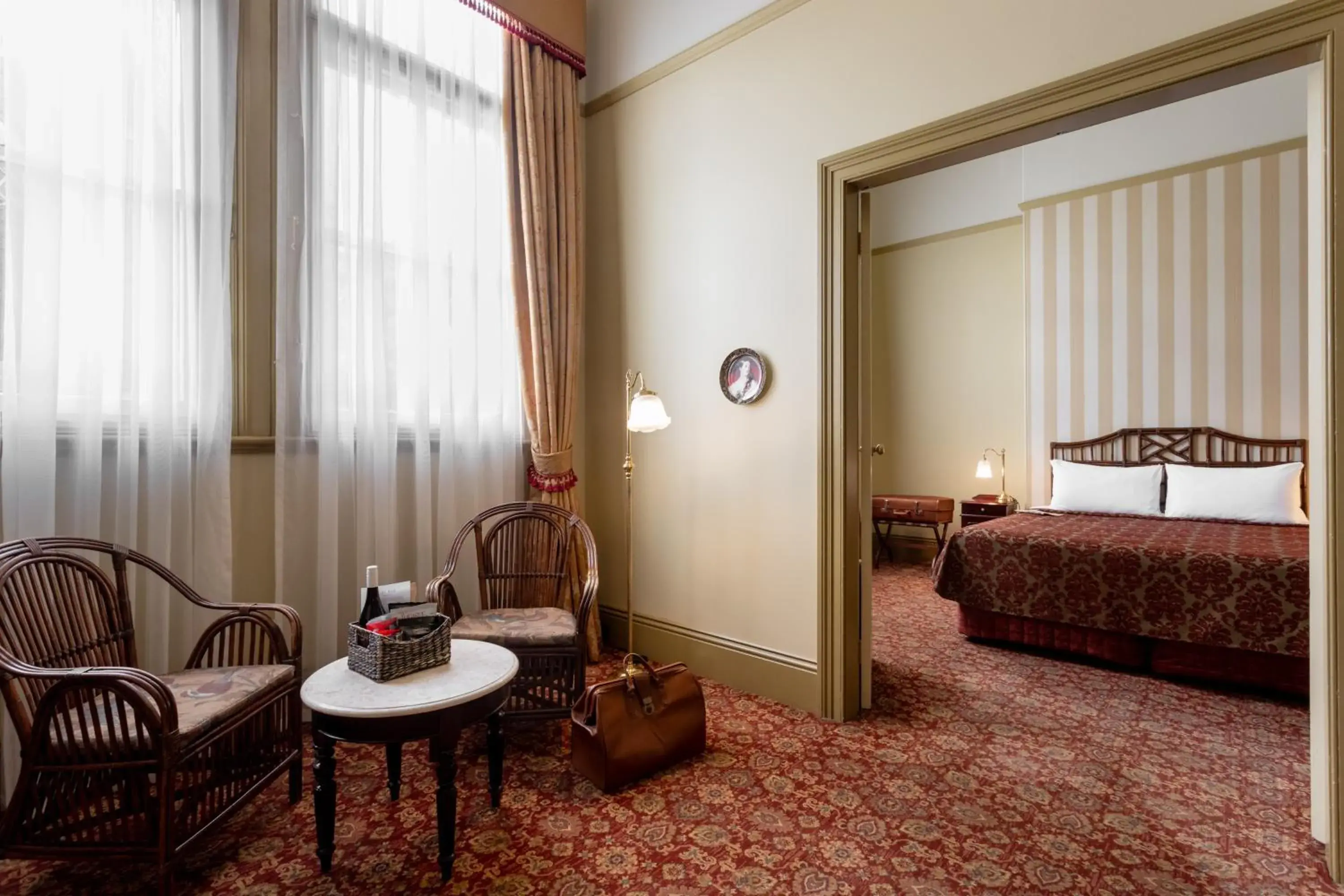 Victorian Suite with Free High Speed WiFi in Hadley's Orient Hotel Victorian Suite with Free High Speed WiFi in Hadley's Orient Hotel