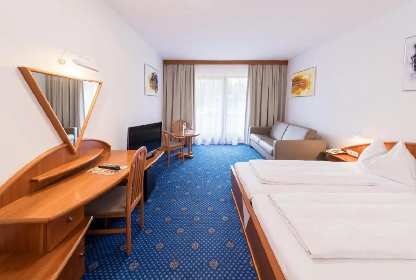 Superior Double Room with Balcony - single occupancy in Terrassenhotel Reichmann Superior Double Room with Balcony - single occupancy in Terrassenhotel Reichmann