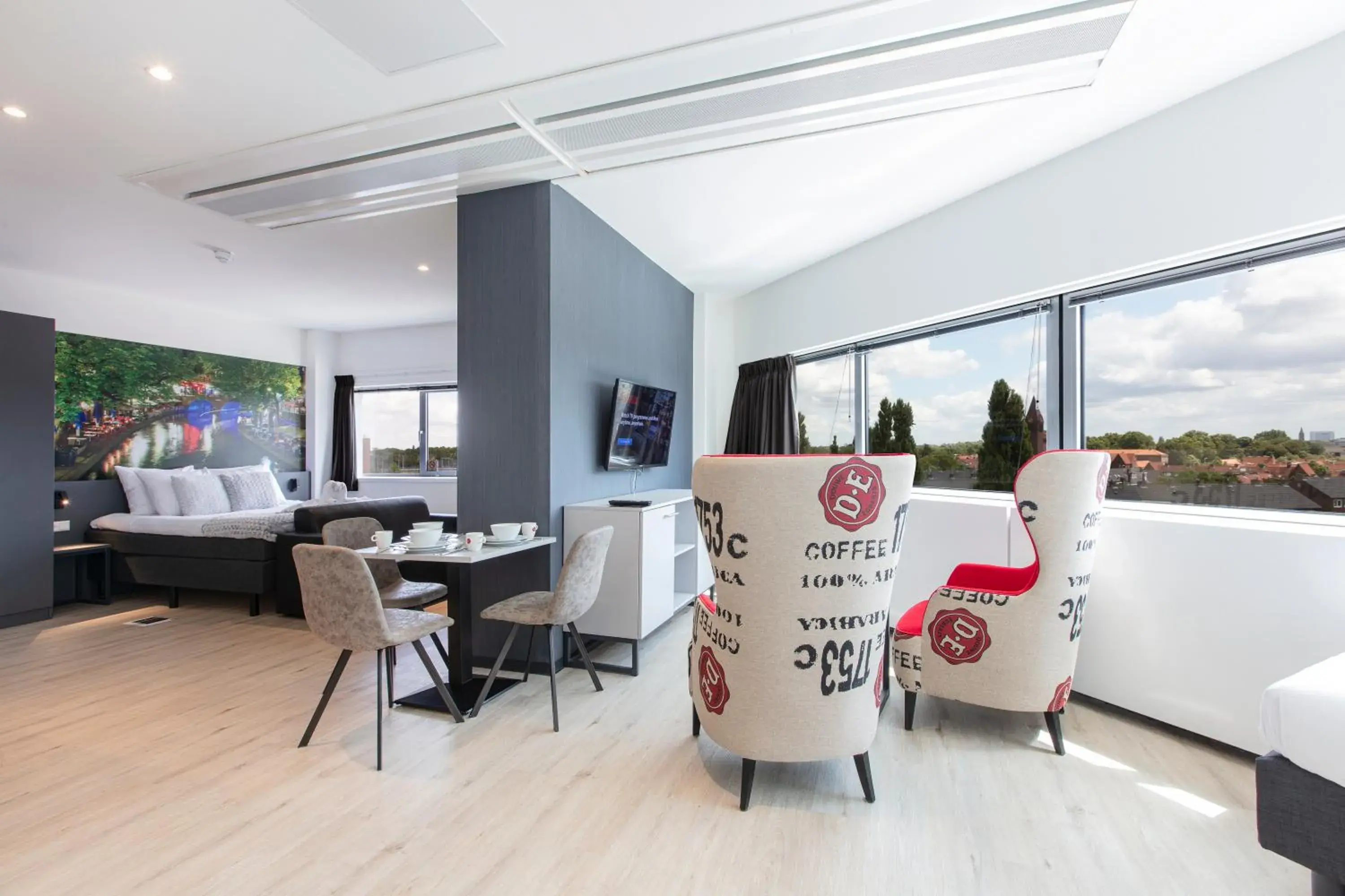 Deluxe Suite with Kitchen in 2L De Blend Deluxe Suite with Kitchen in 2L De Blend