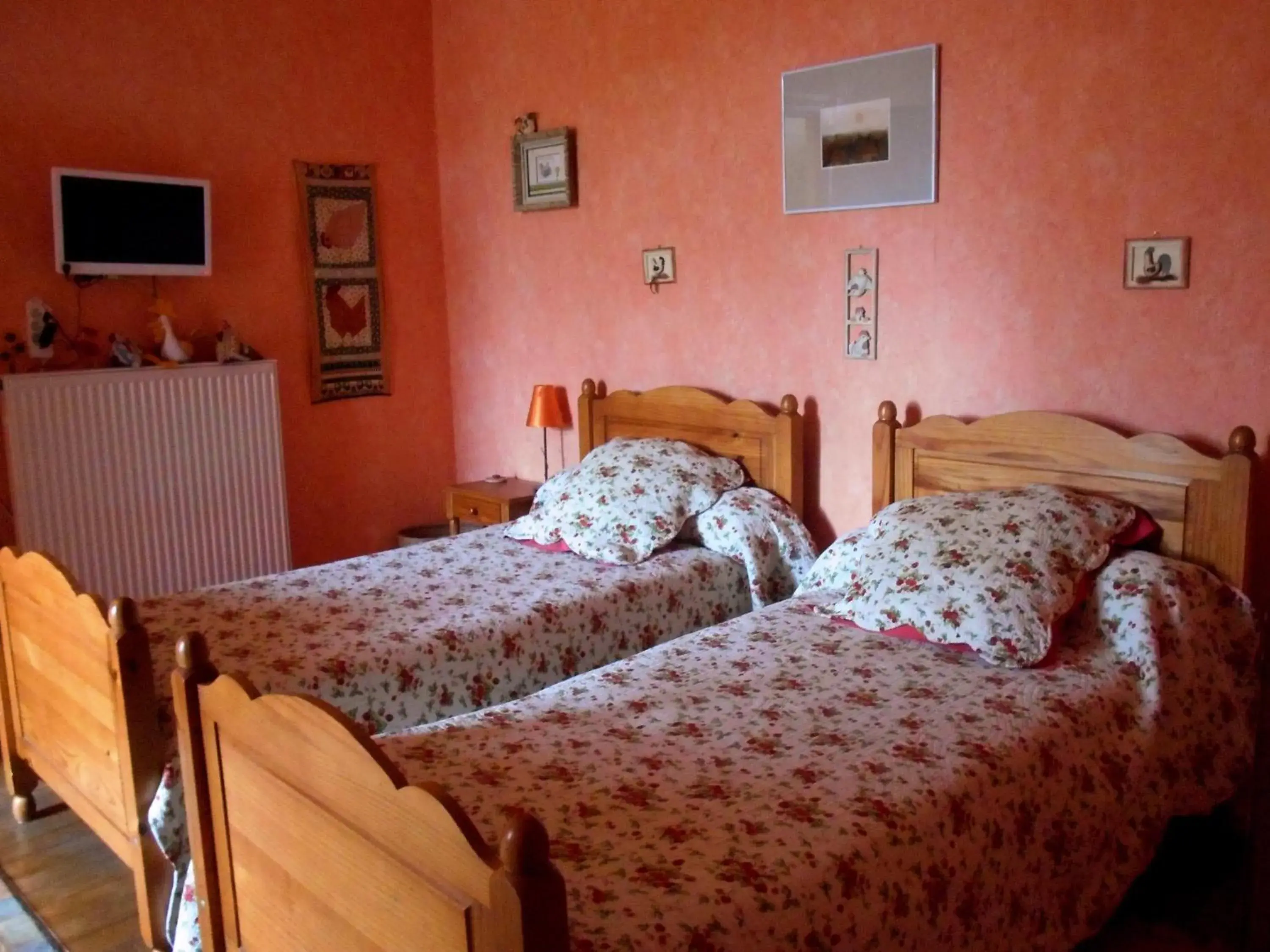 Twin Room - single occupancy in Chambres d'hôtes Au presbytère Twin Room - single occupancy in Chambres d'hôtes Au presbytère