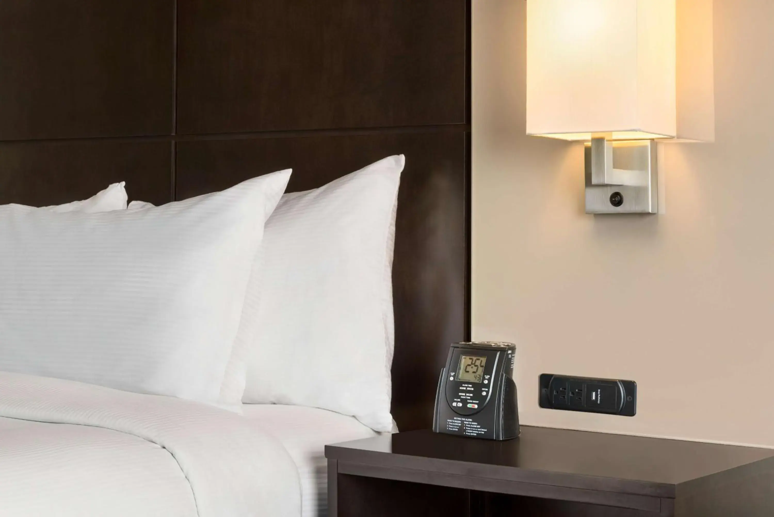 Double Room with Two Double Beds - Hearing Accessible with Bathtub//Non-Smoking in DoubleTree by Hilton Wichita Airport Double Room with Two Double Beds - Hearing Accessible with Bathtub//Non-Smoking in DoubleTree by Hilton Wichita Airport