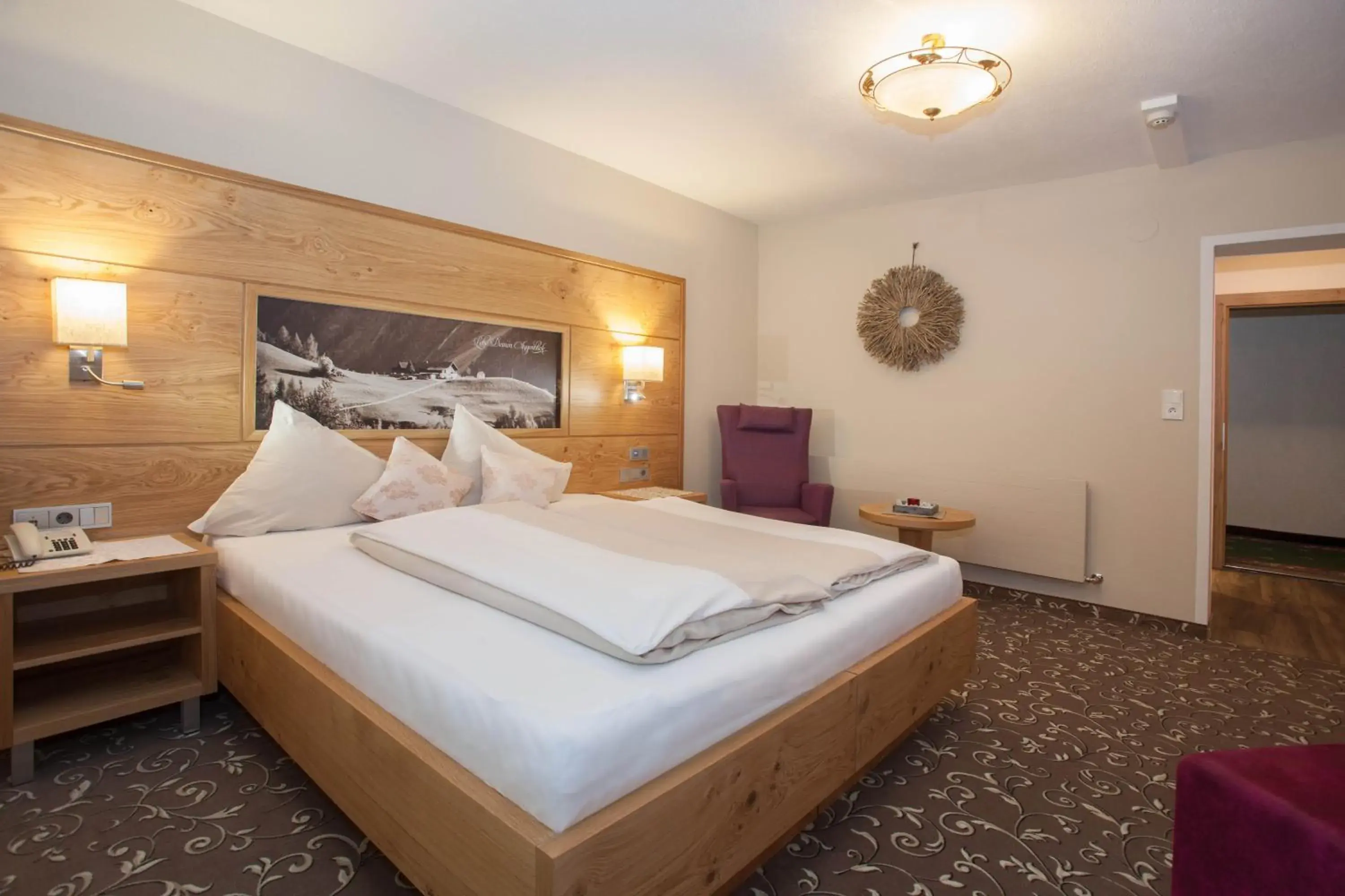 Deluxe Double Room with Balcony in Hotel Stern Deluxe Double Room with Balcony in Hotel Stern