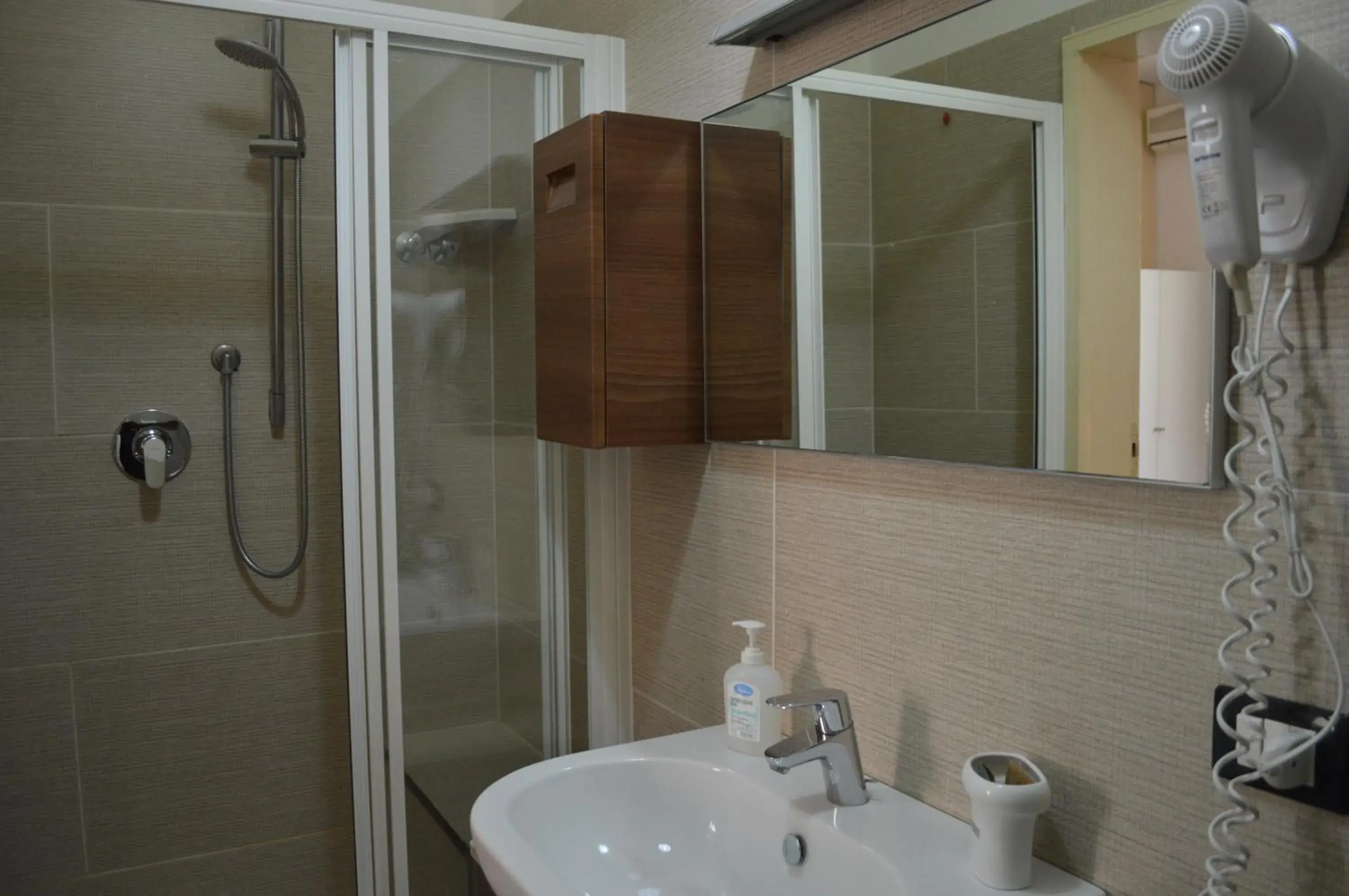 Quadruple Room with Bathroom in B&B Casa Laganà Quadruple Room with Bathroom in B&B Casa Laganà