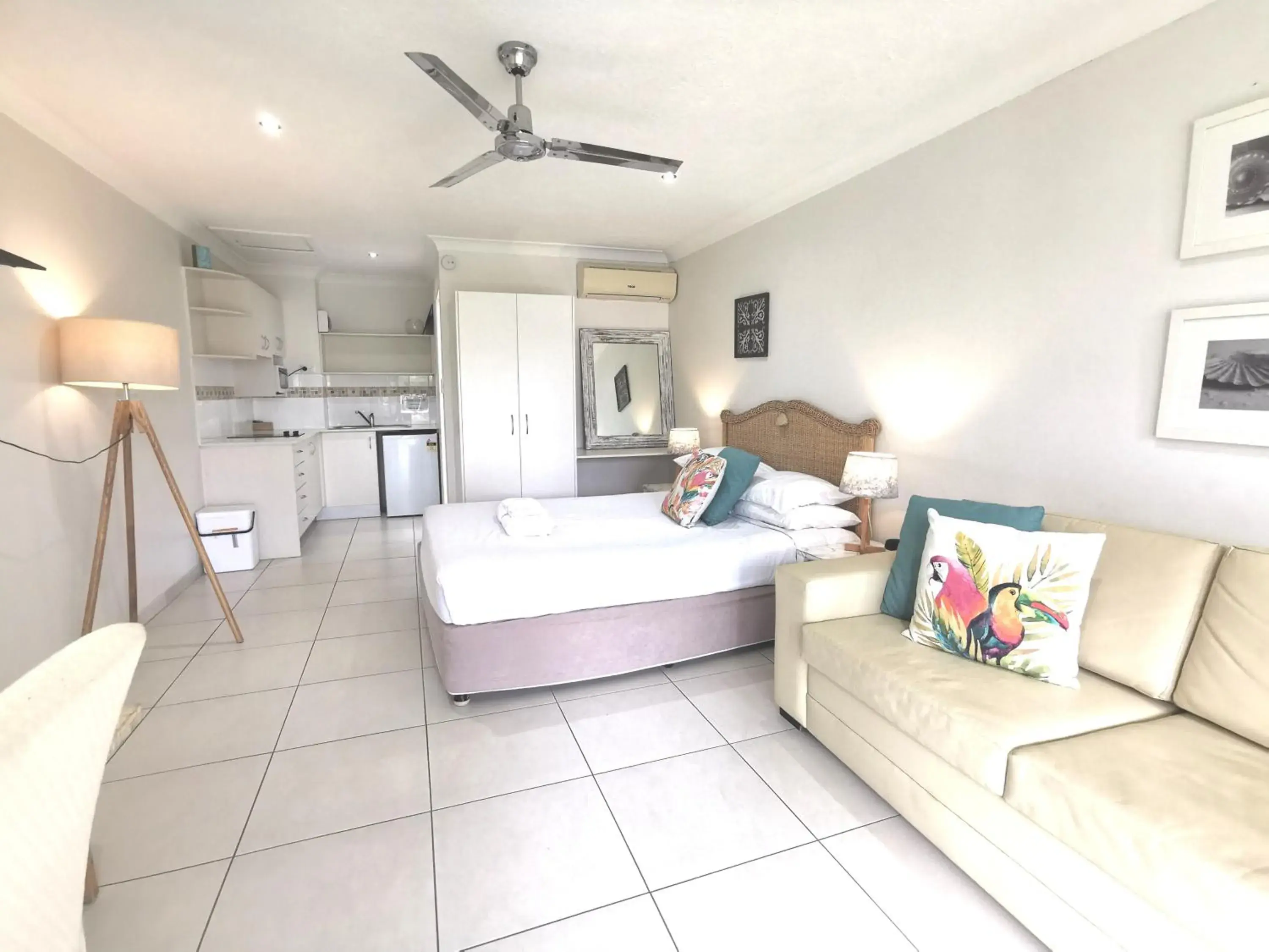 Deluxe Studio - Lakefront in Bay of Palms Deluxe Studio - Lakefront in Bay of Palms