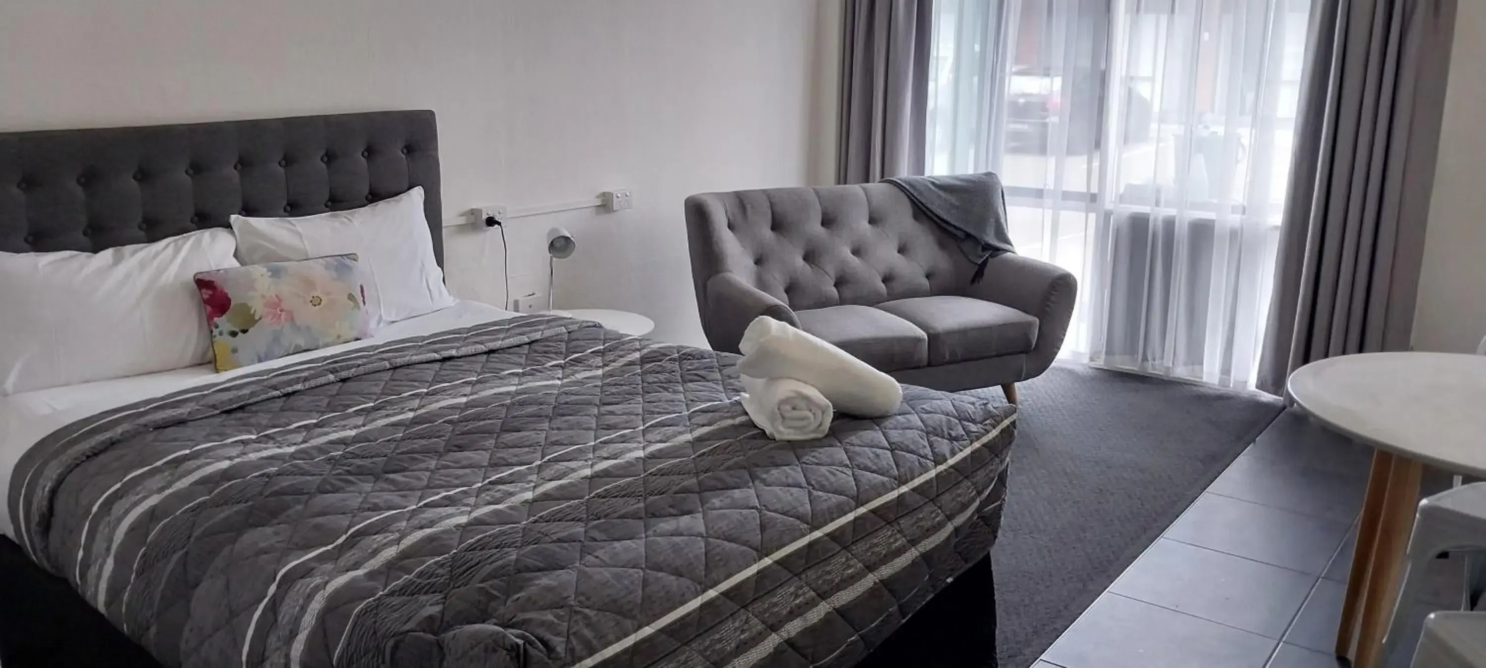 Deluxe Queen Room in Comfort Inn Commodore Albury Deluxe Queen Room in Comfort Inn Commodore Albury