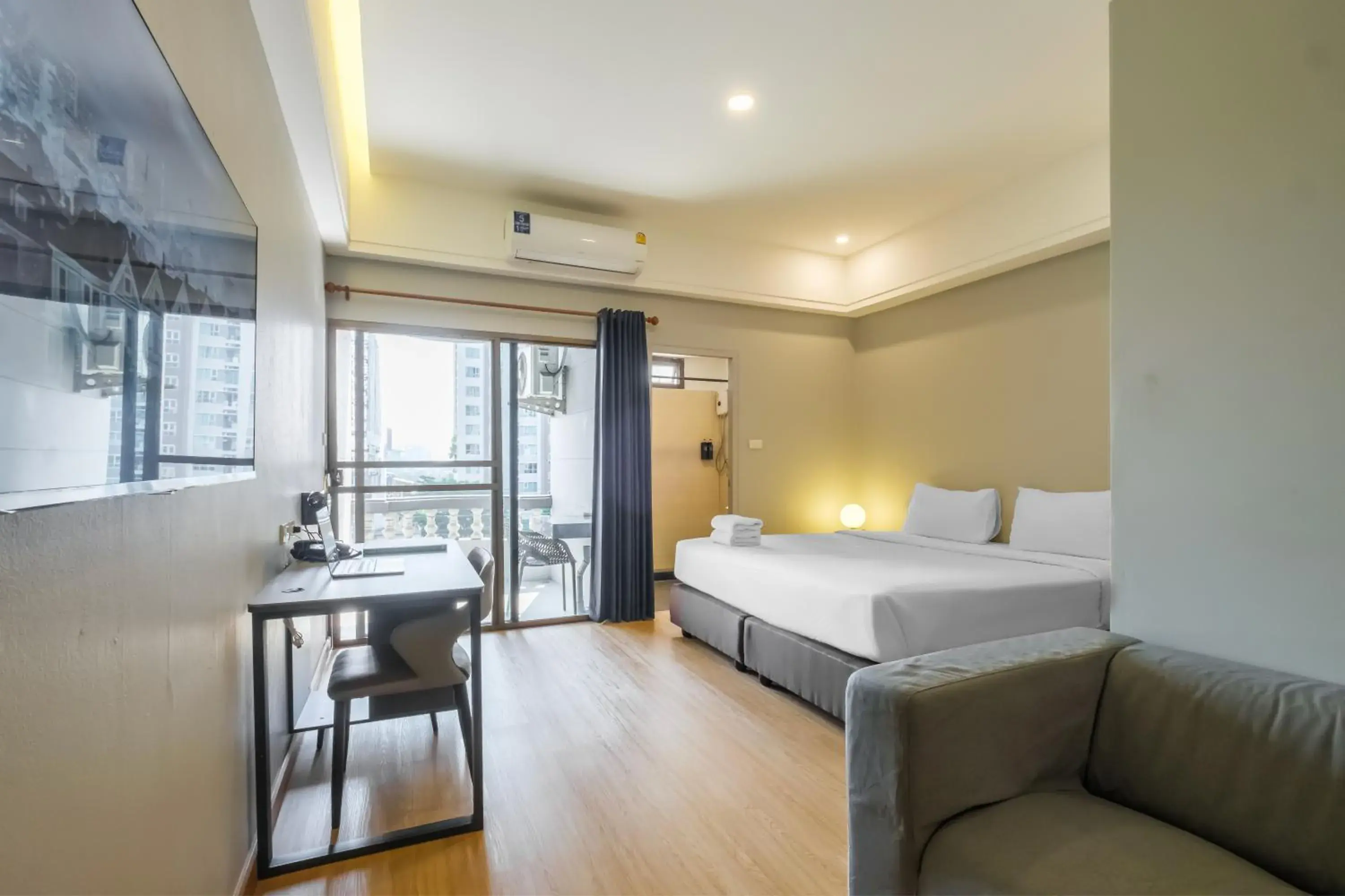 King Studio in Boss Mansion King Studio in Boss Mansion