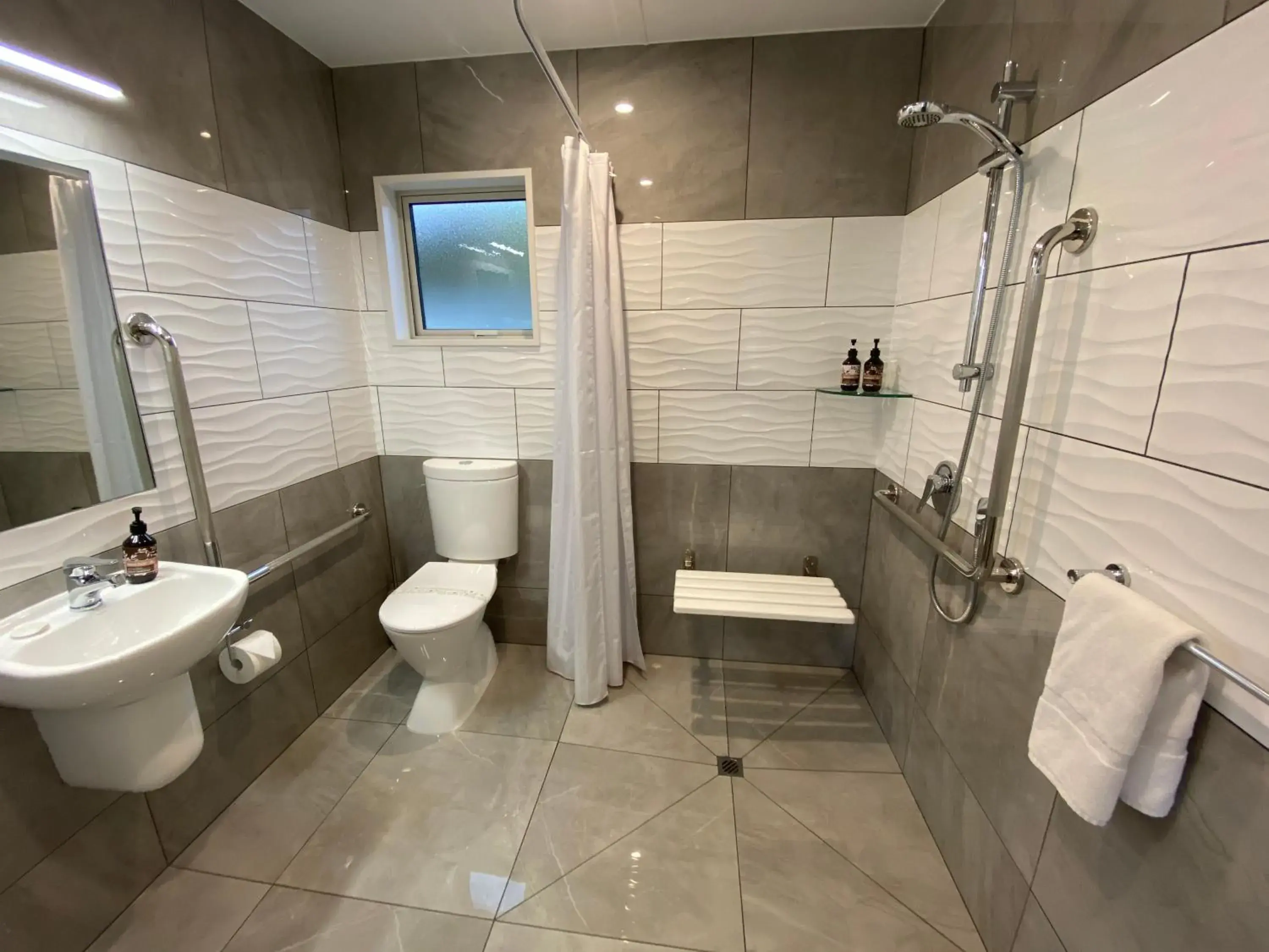 Studio - Disability Access in BigSky Motels Studio - Disability Access in BigSky Motels