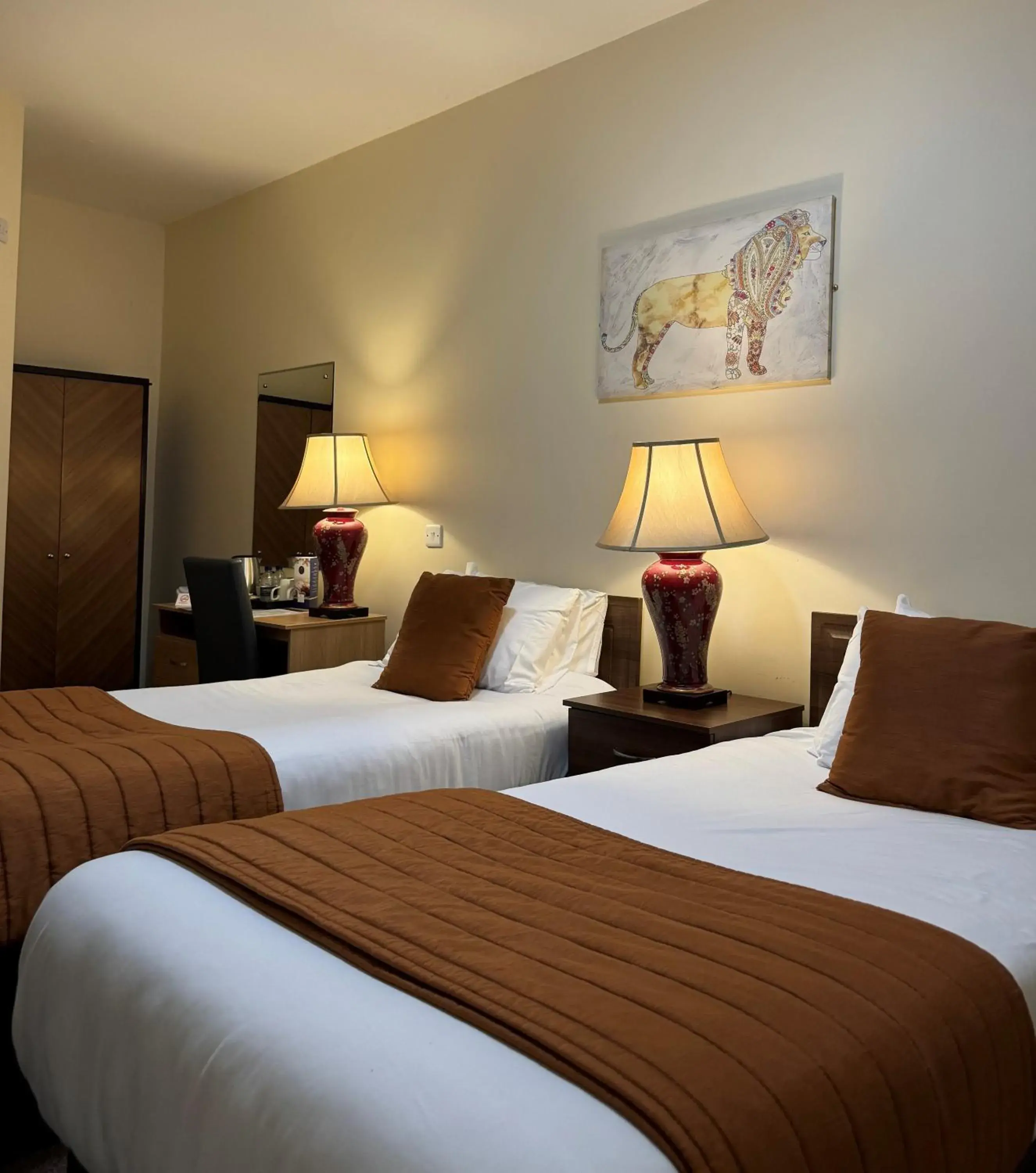 Small Twin Room No Window in Meon Valley Hotel, Golf & Country Club Small Twin Room No Window in Meon Valley Hotel, Golf & Country Club