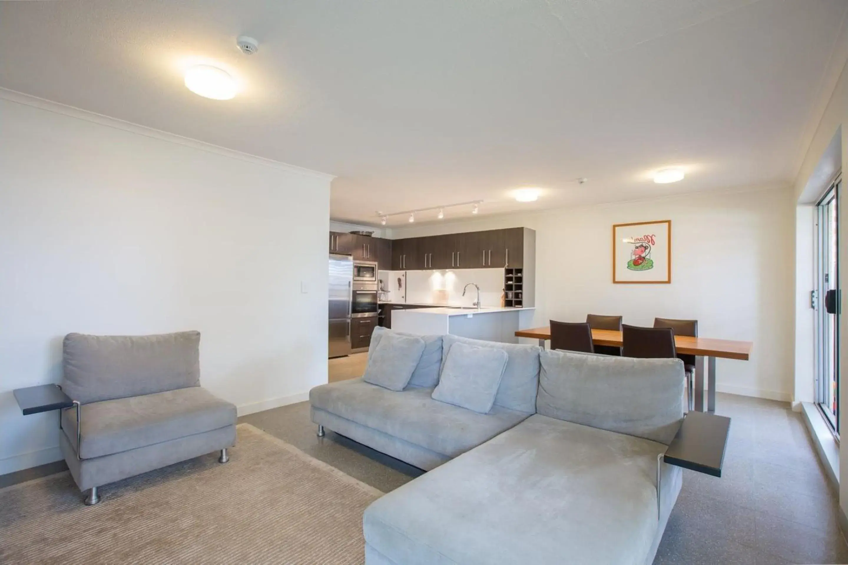 Luxury Two-Bedroom Apartment at Ground Floor in View Pacific Apartments Luxury Two-Bedroom Apartment at Ground Floor in View Pacific Apartments