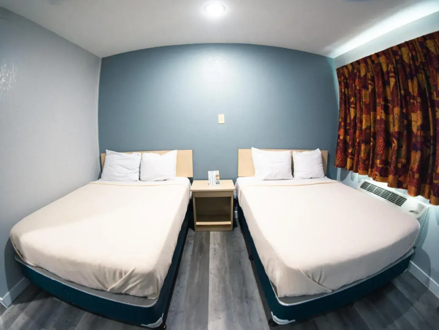 Double Room with Two Double Beds - Non-Smoking in Anderson Inn, Anderson, Indiana Double Room with Two Double Beds - Non-Smoking in Anderson Inn, Anderson, Indiana