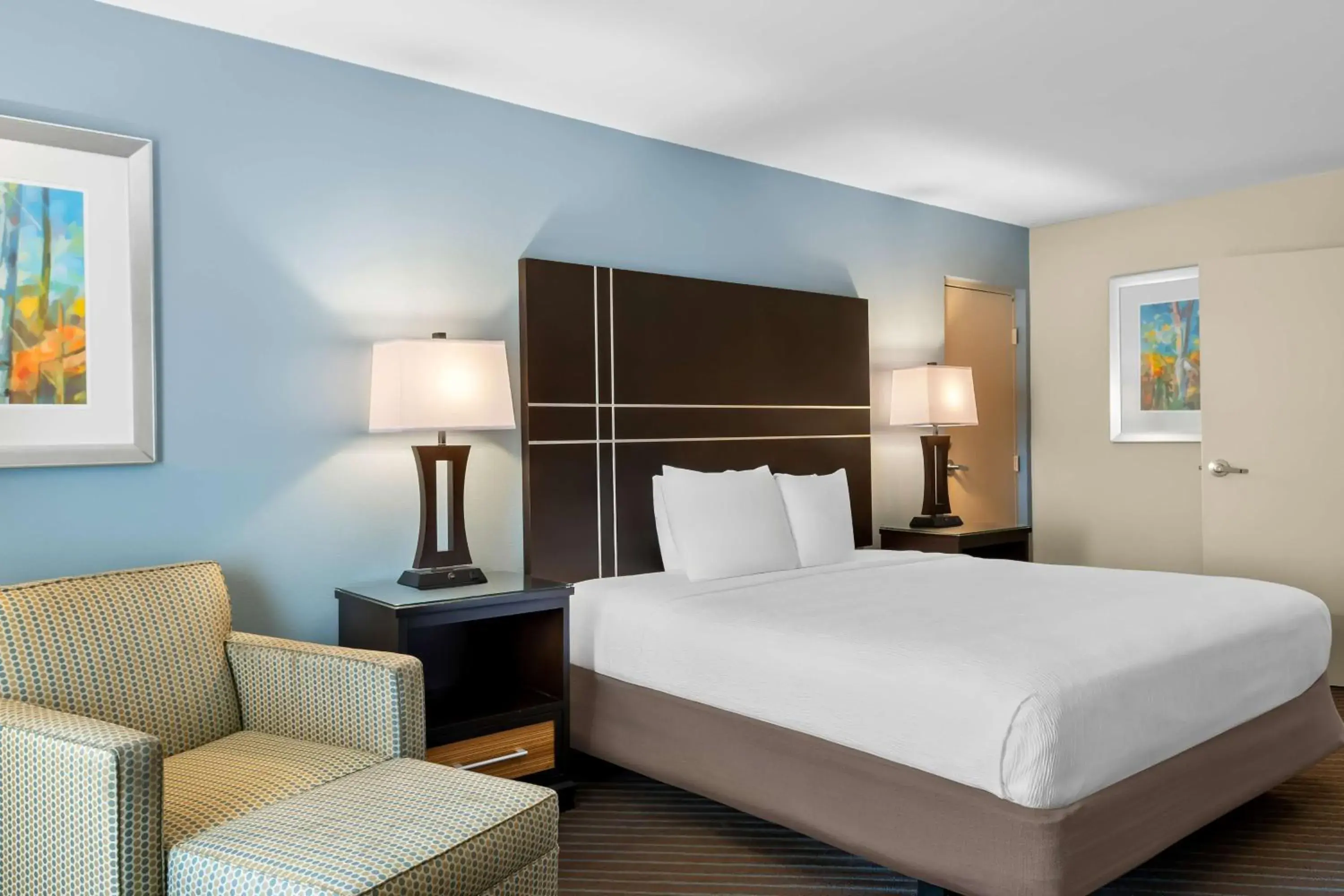 King Room with Roll-in Shower - Disability Access/Non-Smoking in Best Western Newport Inn King Room with Roll-in Shower - Disability Access/Non-Smoking in Best Western Newport Inn