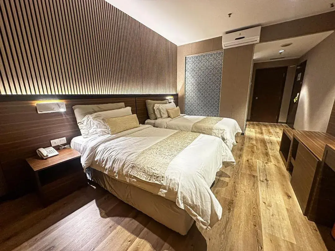 Deluxe Twin Room in Pine Tree Hotel Deluxe Twin Room in Pine Tree Hotel