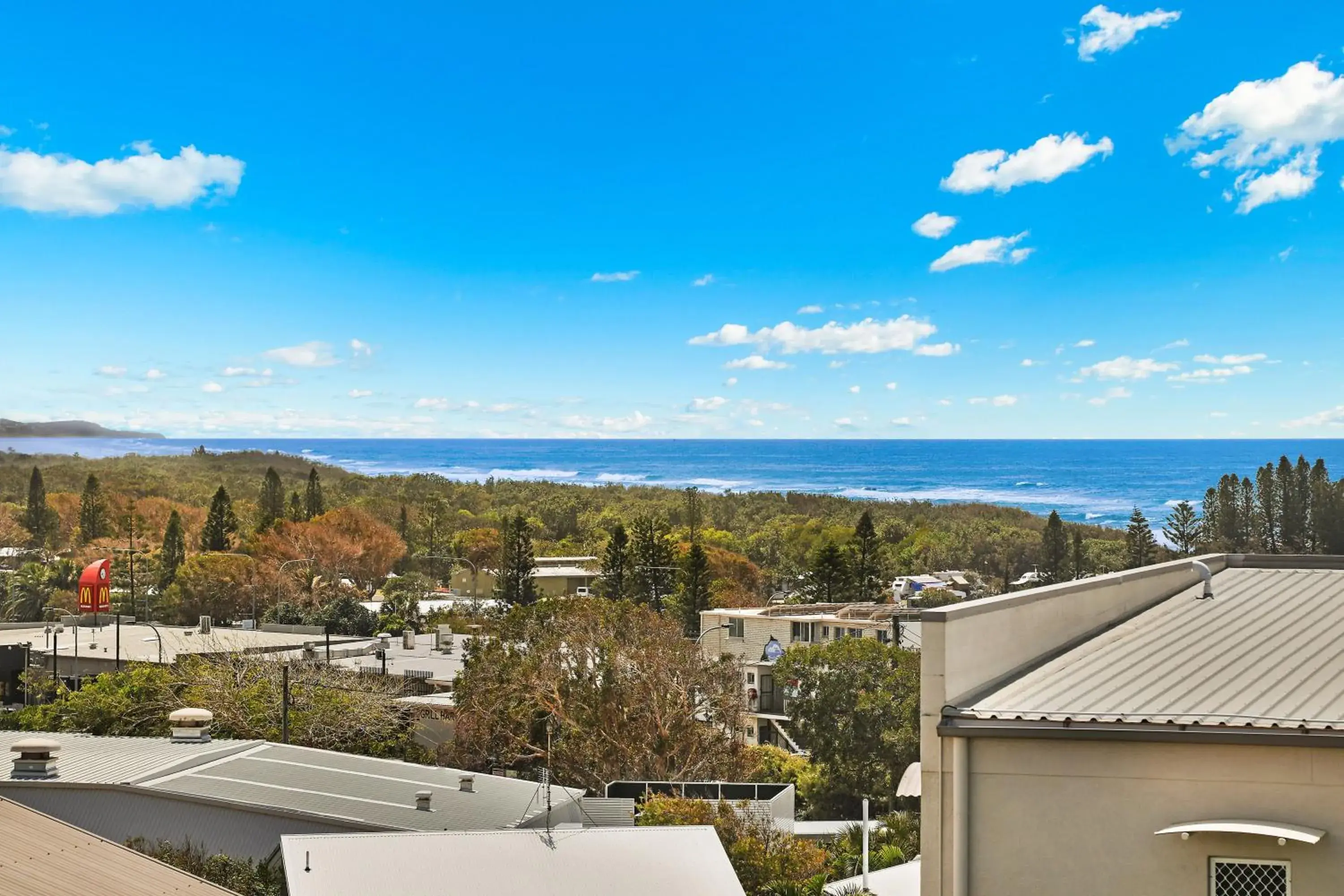 Luxury 2 Bedroom with Rooftop in Coolum Seaside Apartments Luxury 2 Bedroom with Rooftop in Coolum Seaside Apartments