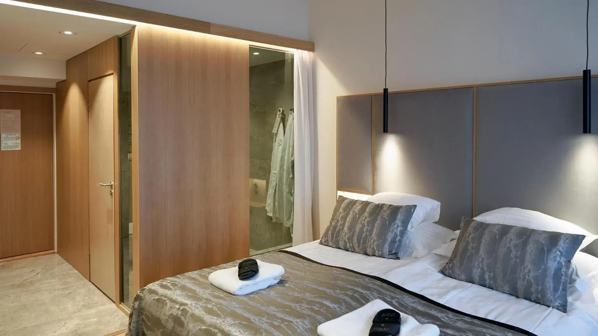 Queen Room with Balcony in Naantali Spa Hotel Queen Room with Balcony in Naantali Spa Hotel