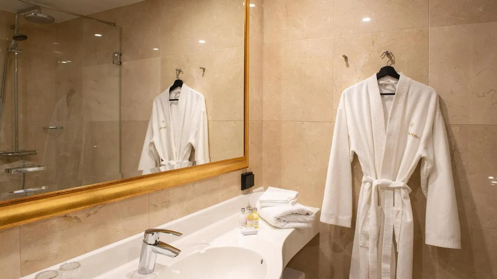 Deluxe Double Room with Balcony in Naantali Spa Hotel Deluxe Double Room with Balcony in Naantali Spa Hotel