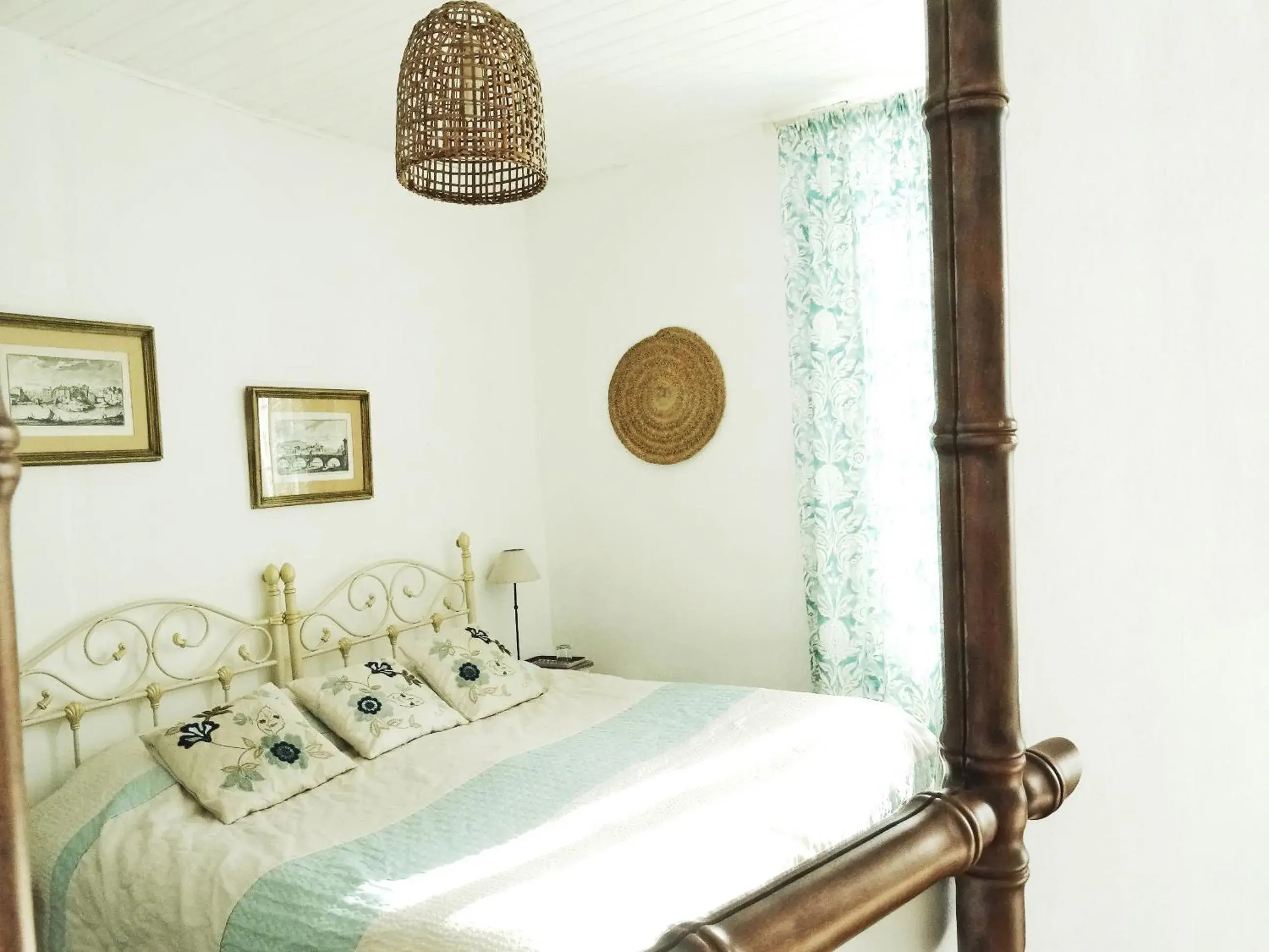 Double Room in Maison de Fortitude Chambres d'hotes Double Room in Maison de Fortitude Chambres d'hotes