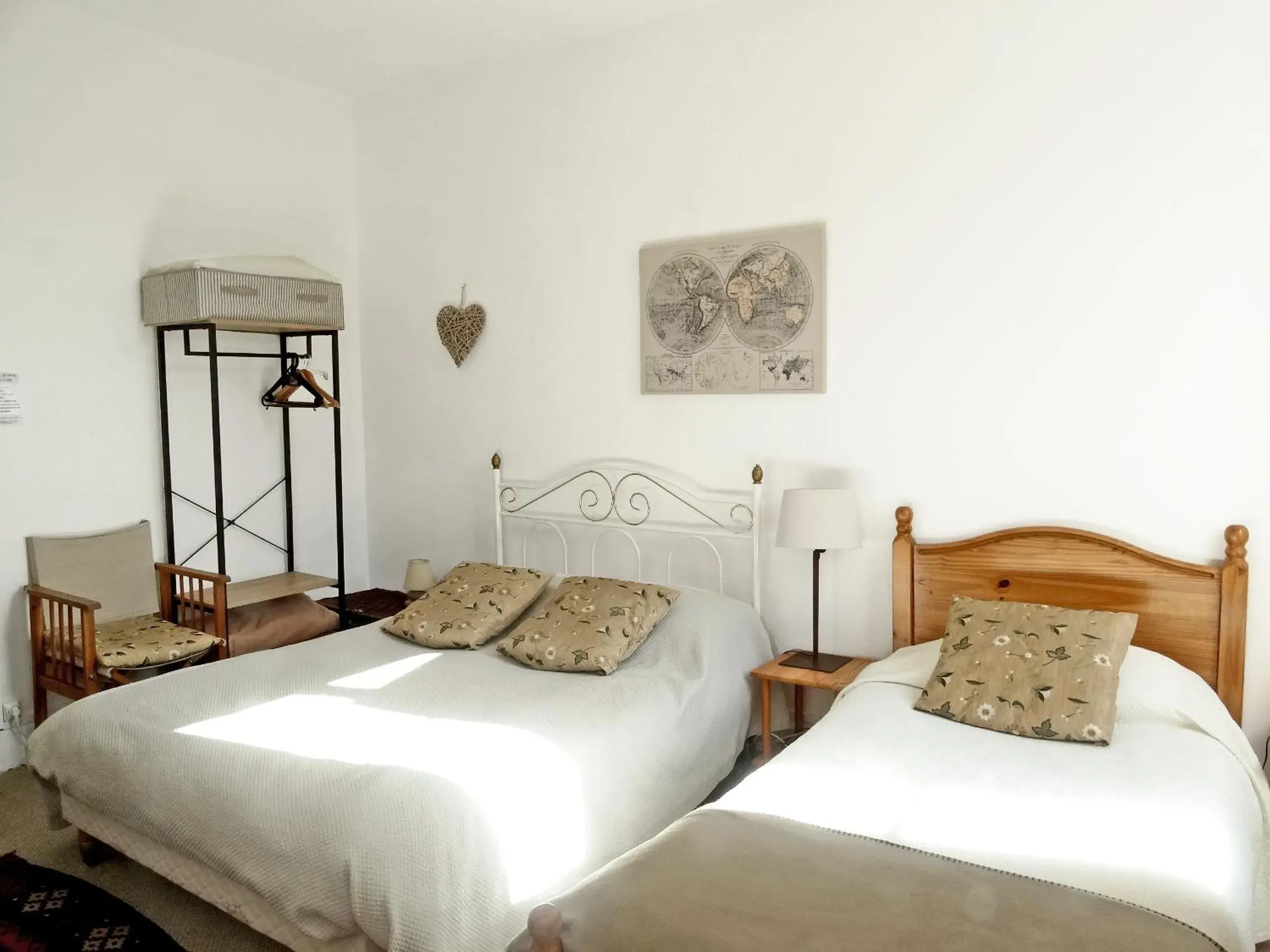 Deluxe Family Room in Maison de Fortitude Chambres d'hotes Deluxe Family Room in Maison de Fortitude Chambres d'hotes