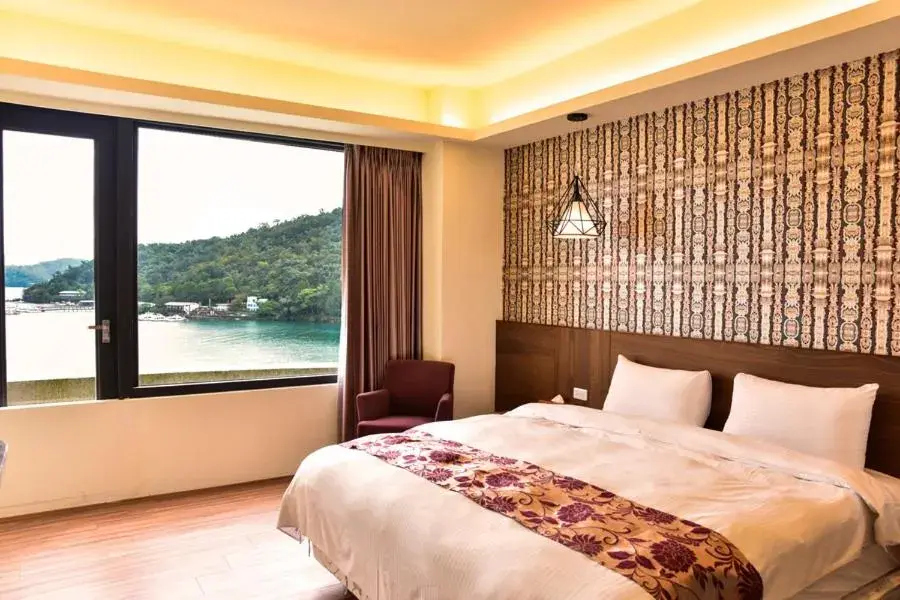 Double Room with Lake View in Miracolo View Hotel Double Room with Lake View in Miracolo View Hotel