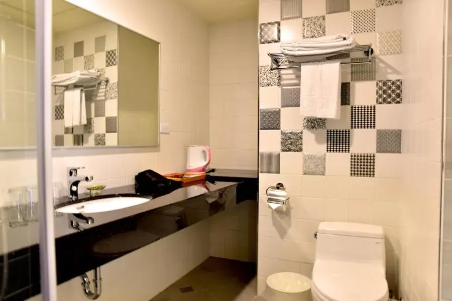 Economy Quadruple Room in Miracolo View Hotel Economy Quadruple Room in Miracolo View Hotel