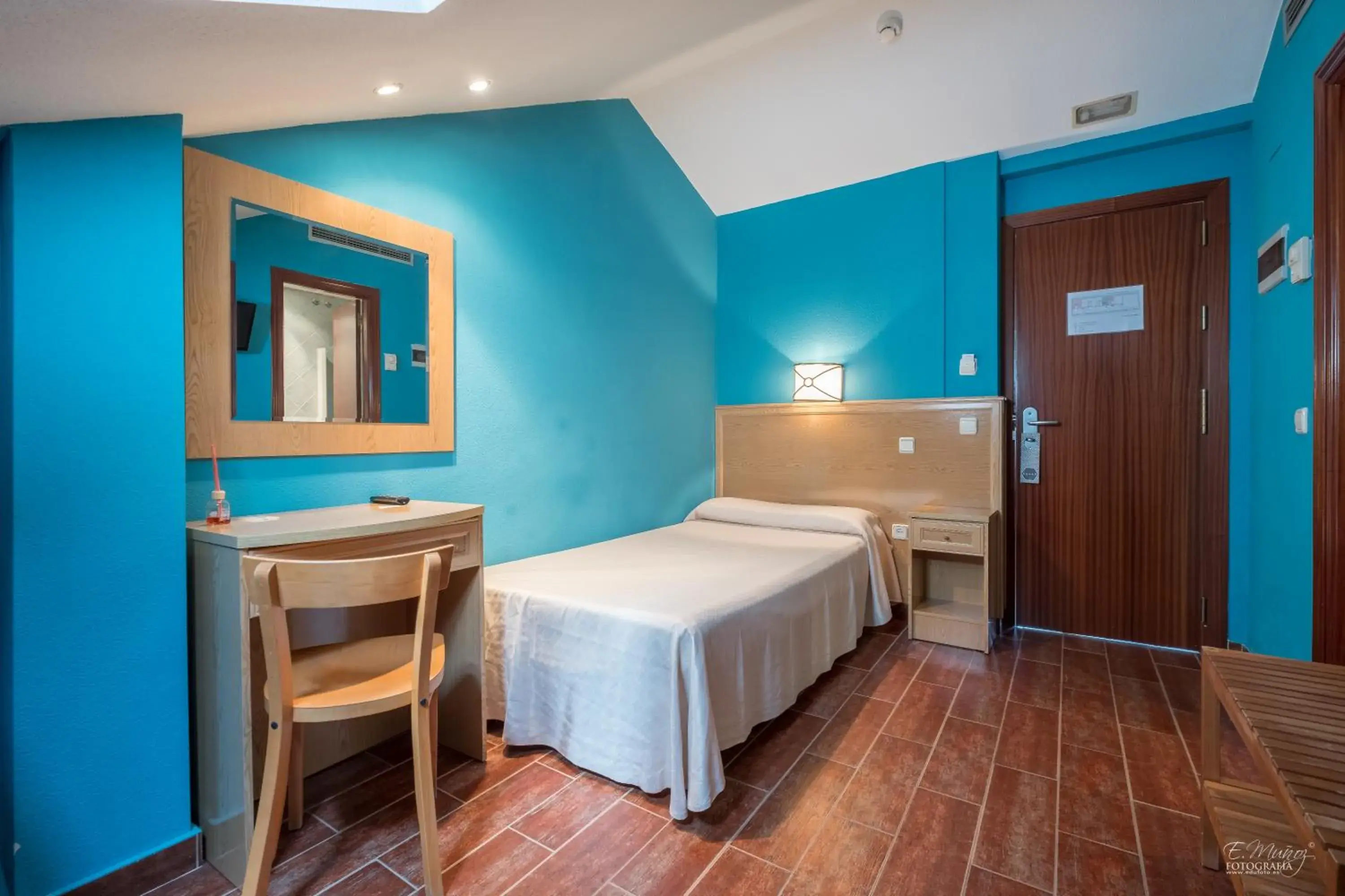 Standard Single Room in Hotel Vivar Standard Single Room in Hotel Vivar