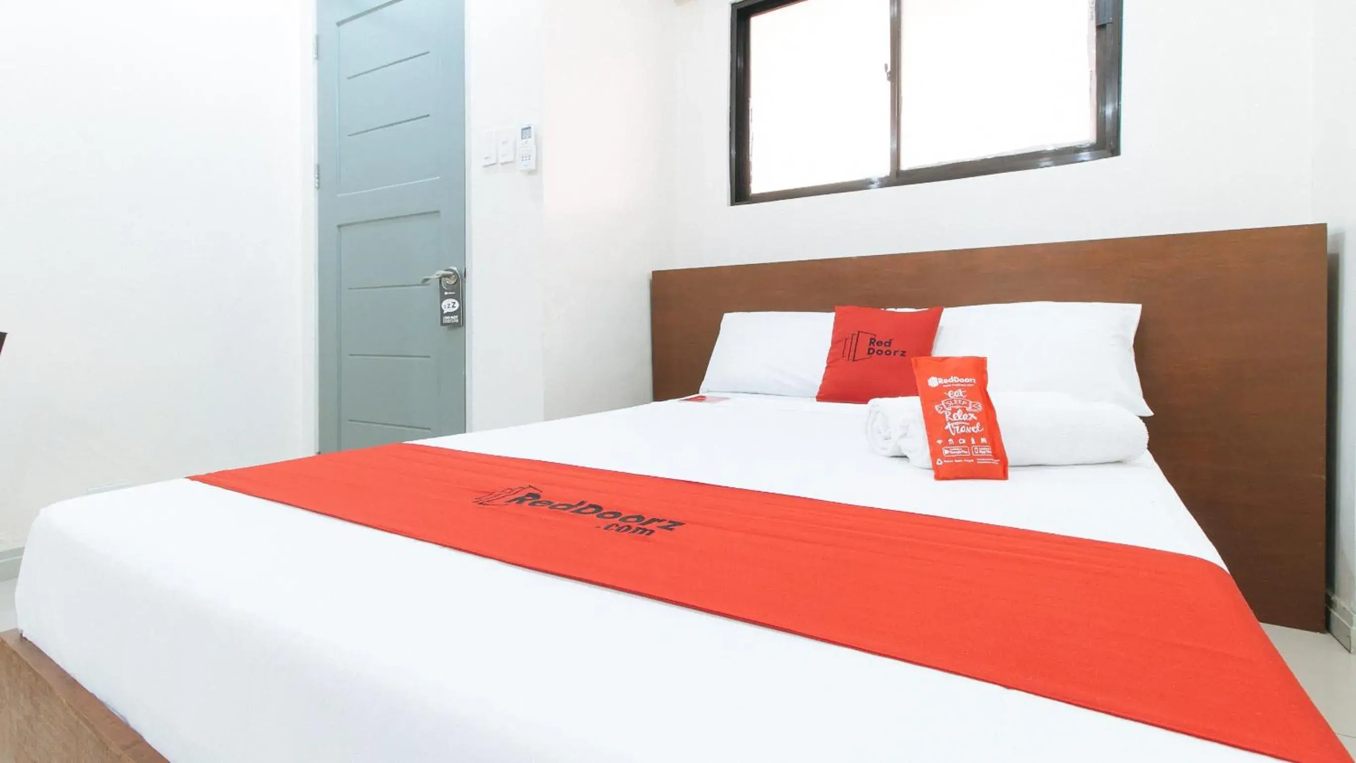 Double Room - single occupancy in RedDoorz near Pasay Taft Double Room - single occupancy in RedDoorz near Pasay Taft