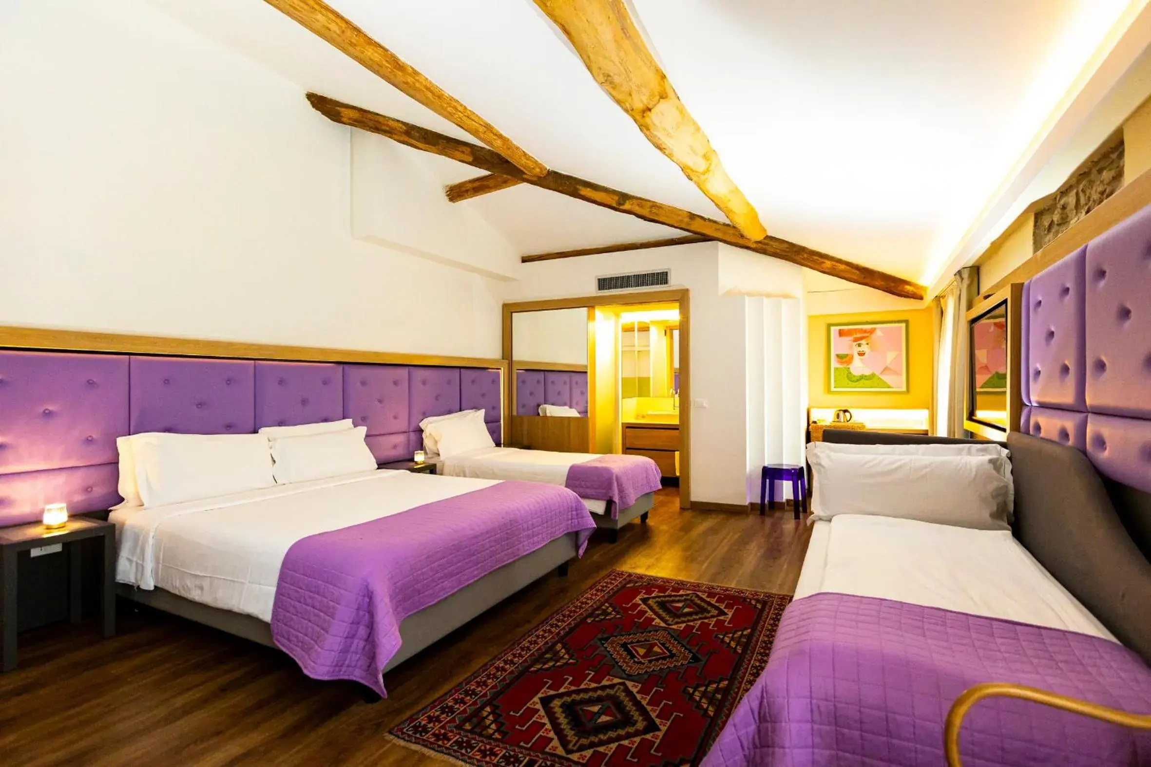 Quadruple Room in Hotel Corona Quadruple Room in Hotel Corona