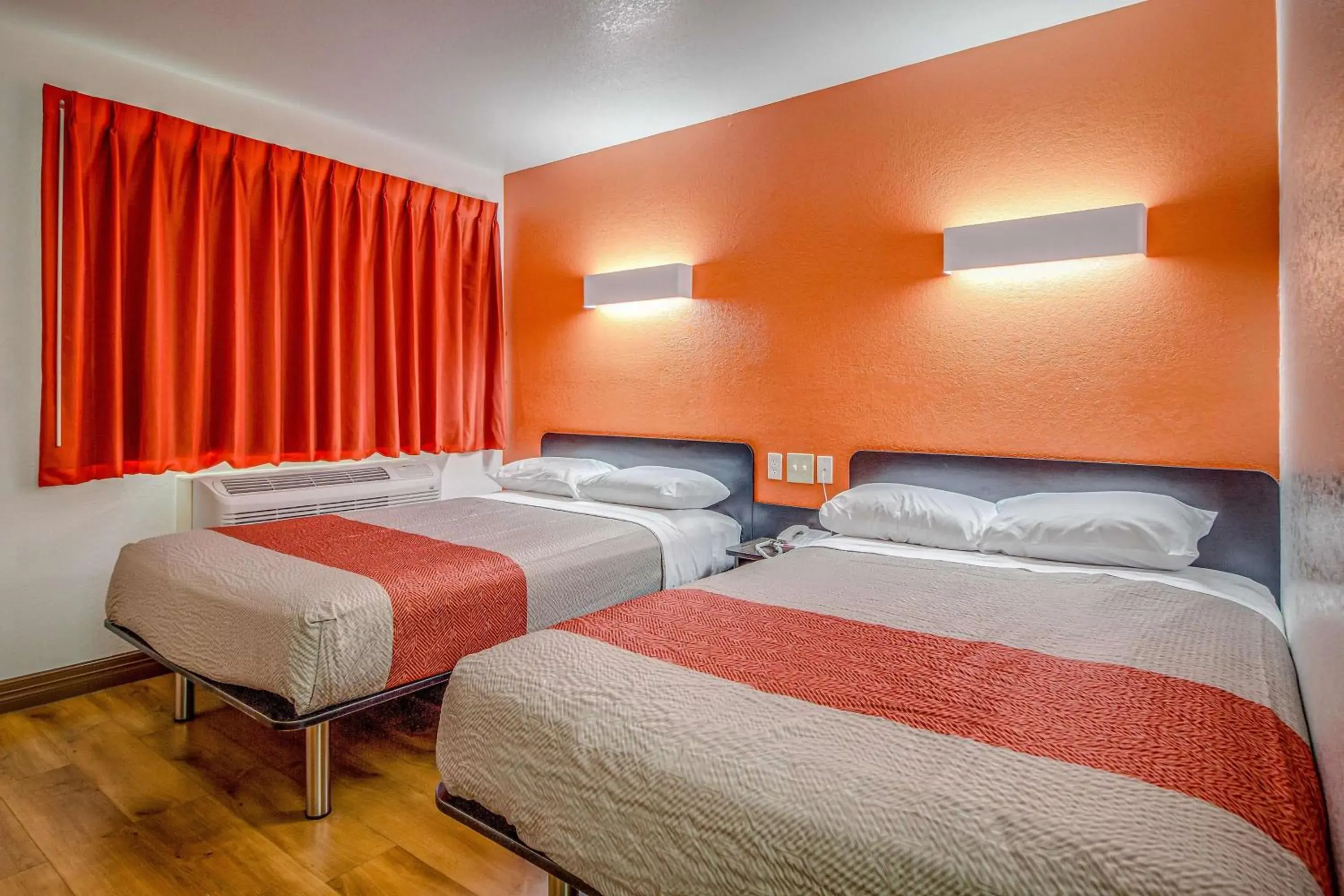 Quadruple Room - Non-Smoking in Motel 6-Conroe, TX Quadruple Room - Non-Smoking in Motel 6-Conroe, TX