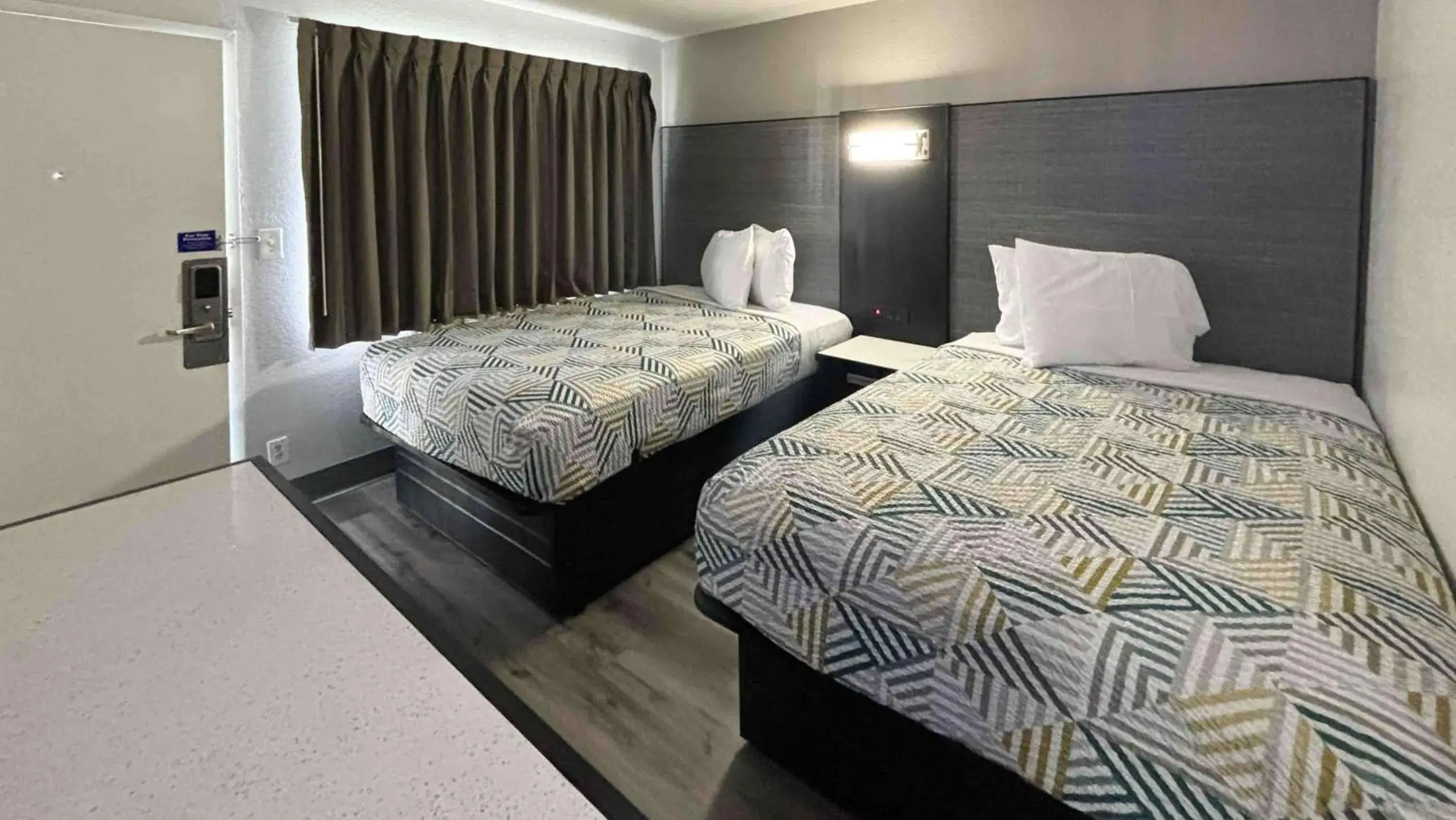 Double Room - single occupancy - Disability Access - Non-Smoking in Motel 6-Meridian, MS Double Room - single occupancy - Disability Access - Non-Smoking in Motel 6-Meridian, MS