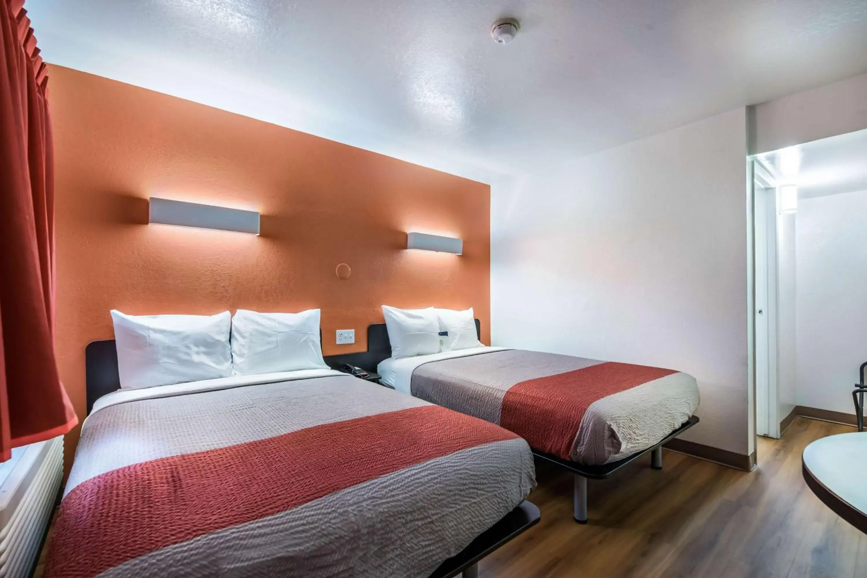 Quadruple Room - Smoking in Motel 6-Bessemer, AL - Birmingham Quadruple Room - Smoking in Motel 6-Bessemer, AL - Birmingham